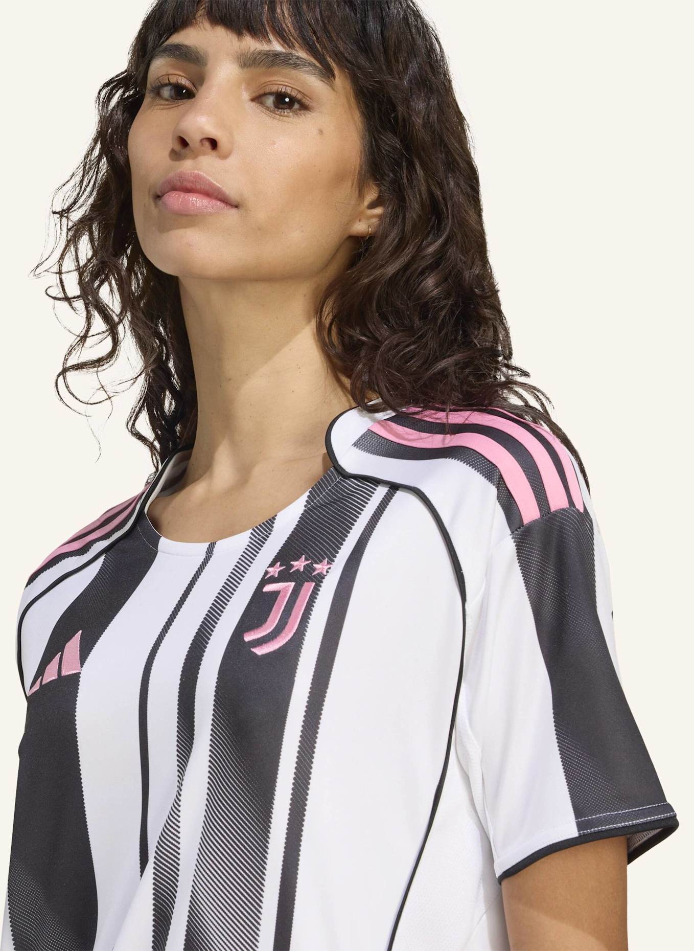 adidas JUVENTUS TURIN 25/26 HEIMTRIKOT: WEISS/ SCHWARZ