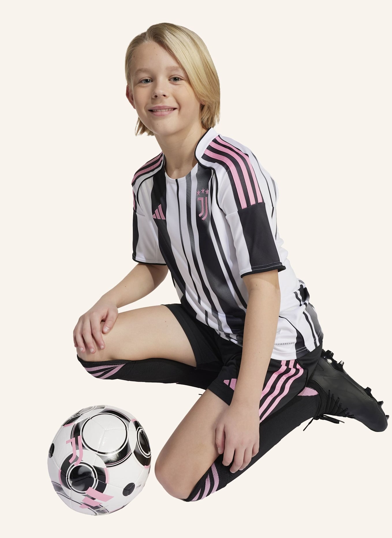 adidas JUVENTUS TURIN 25/26 KIDS HEIMTRIKOT: WEISS/ SCHWARZ