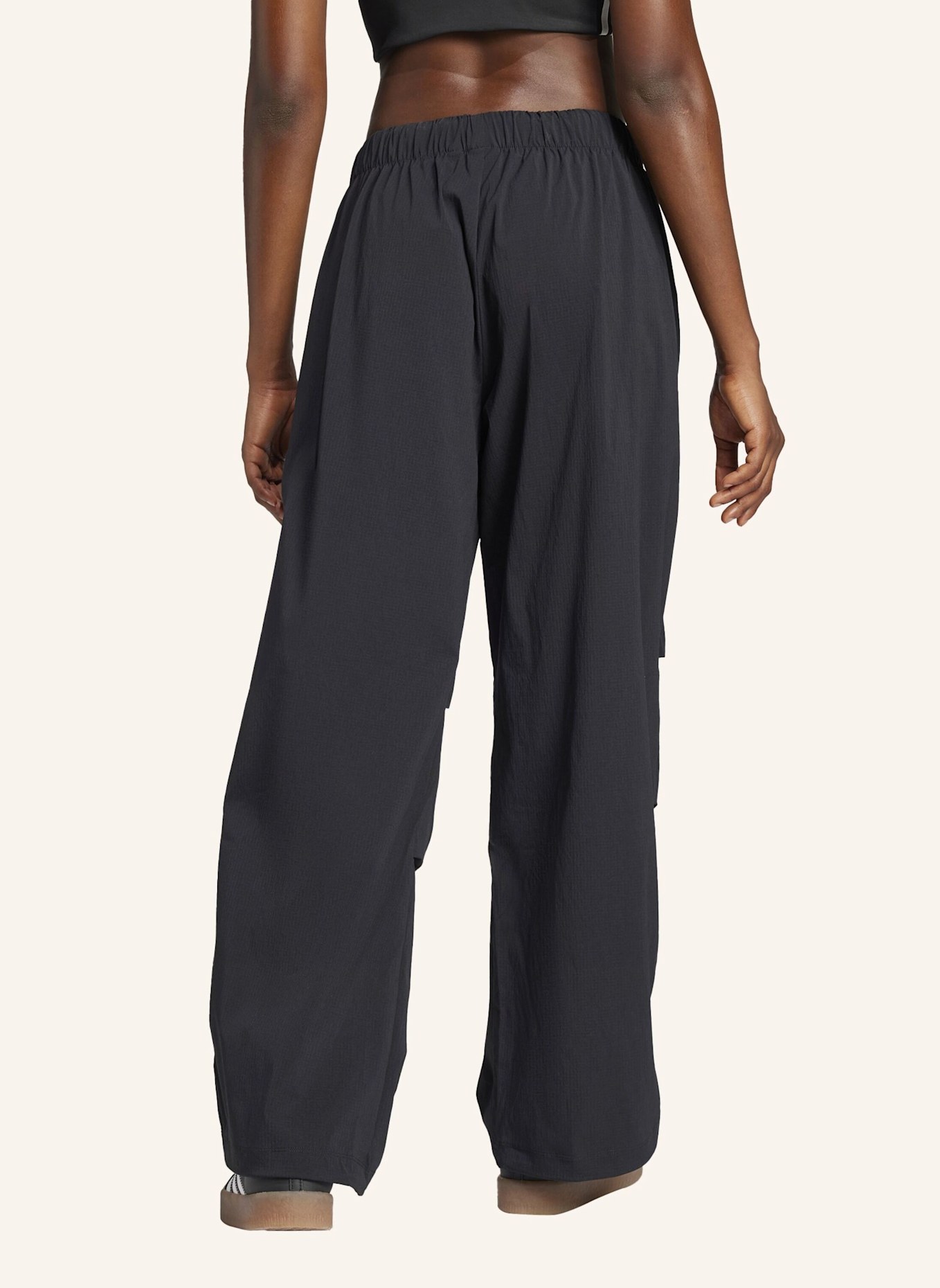 adidas Originals ESSENTIALS RIPSTOP PARACHUTE HOSE: SCHWARZ