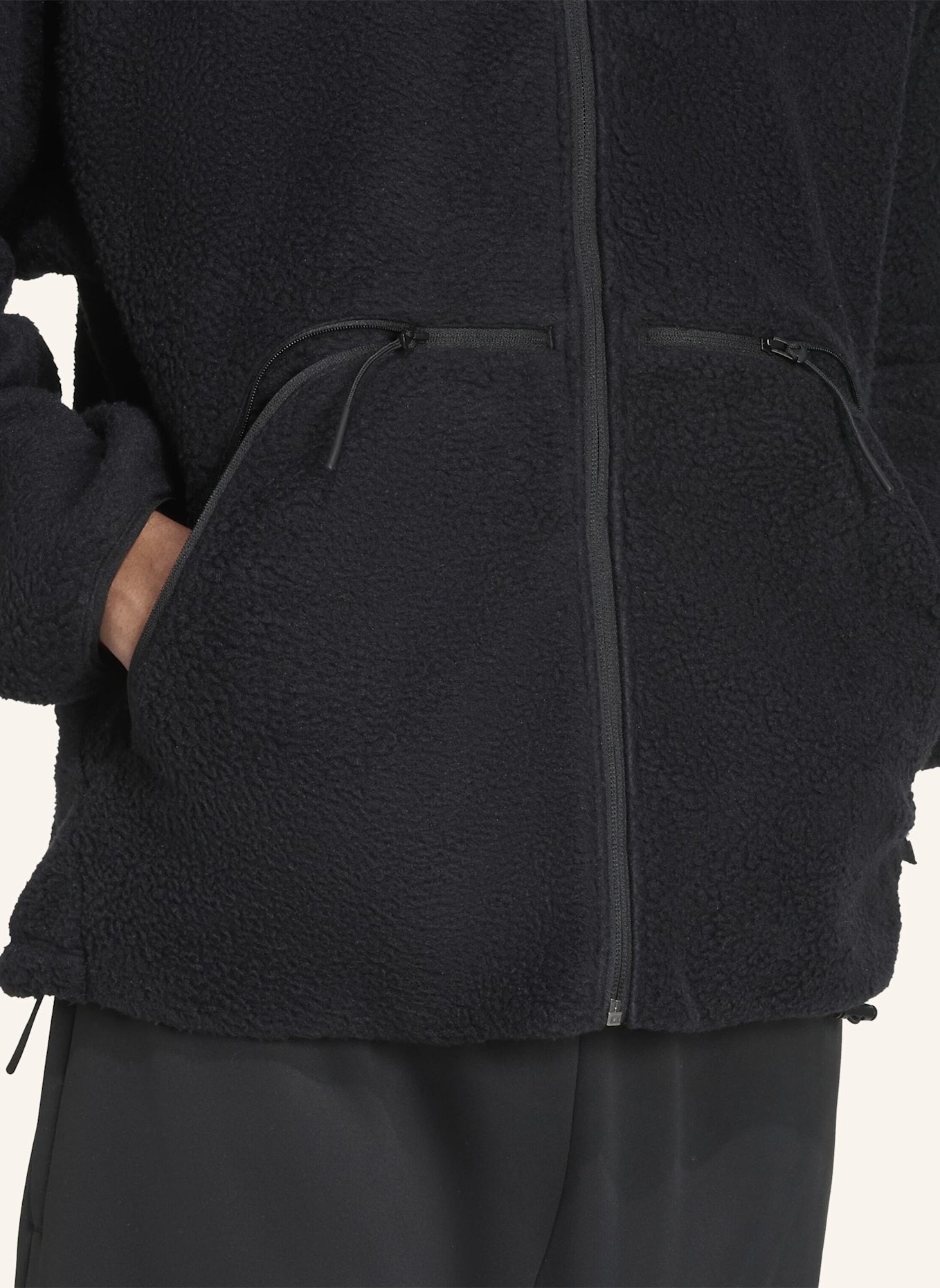 adidas CITY TECH HIGH PILE FLEECEJACKE MIT DURCHGEHENDEM REISSVERSCHLUSS: SCHWARZ