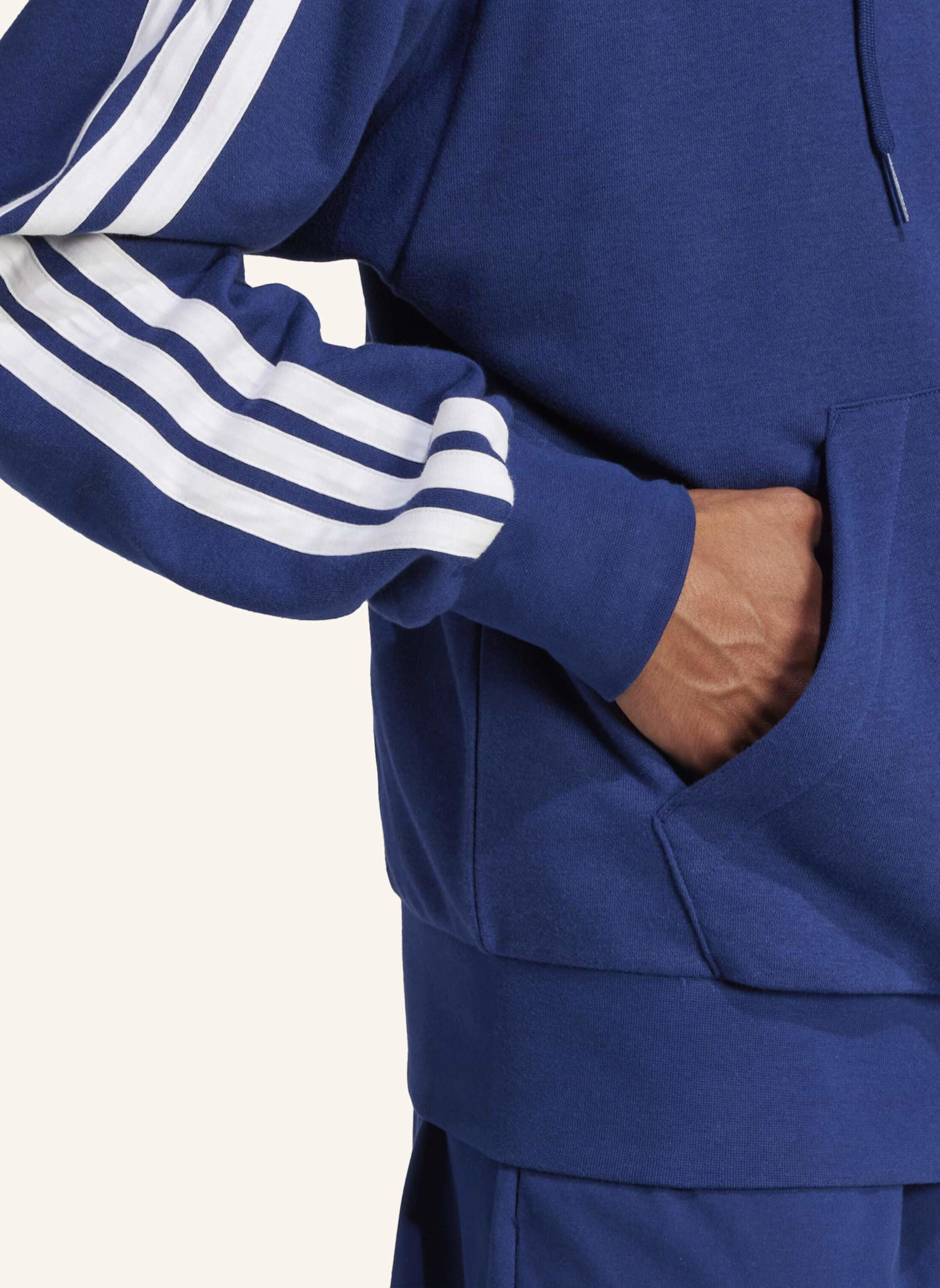 adidas ESSENTIALS 3-STREIFEN FRENCH TERRY KAPUZENJACKE: BLAU/ WEISS
