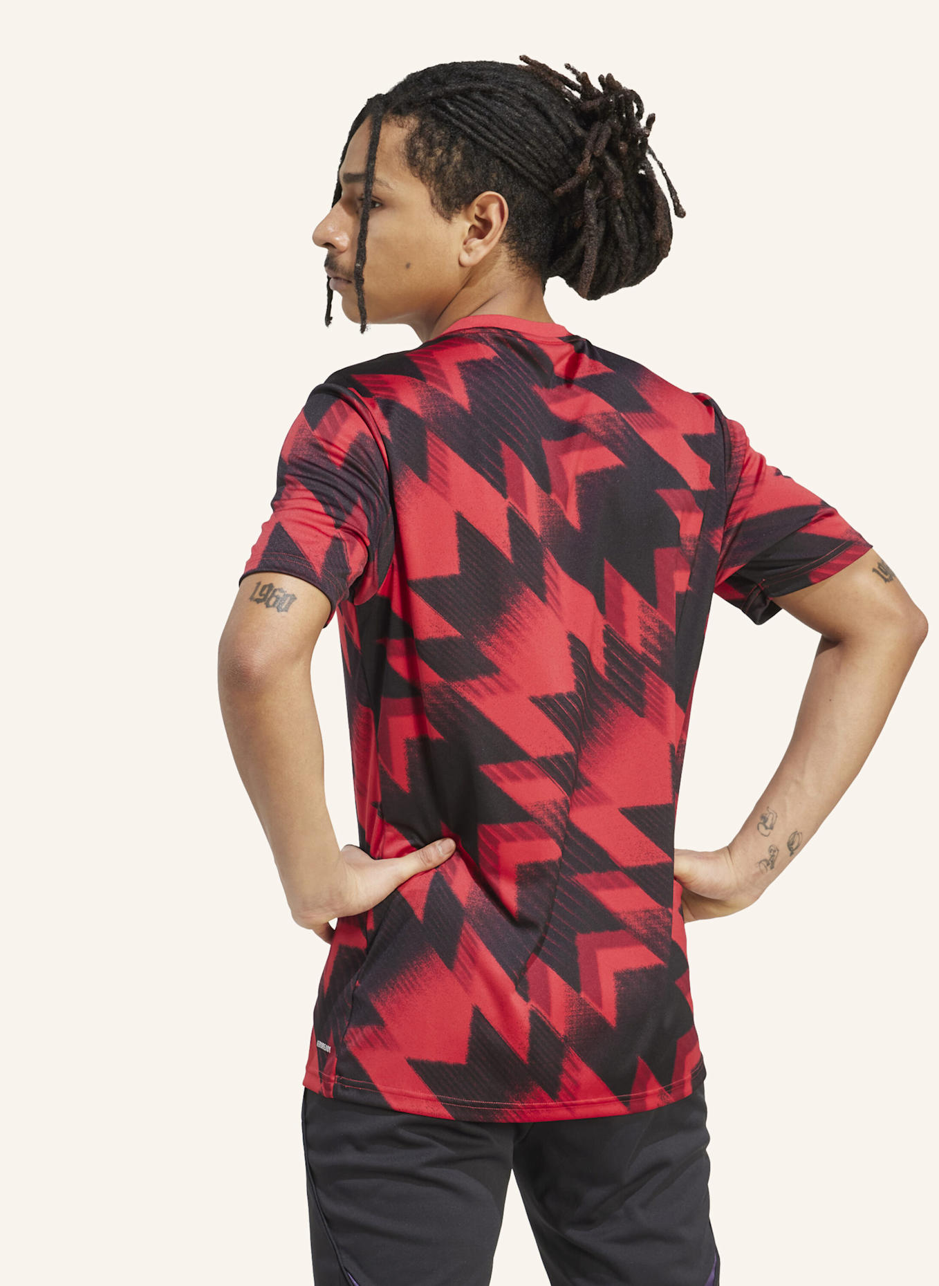 adidas MANCHESTER UNITED 25/26 PRE-MATCH SHIRT: ROT