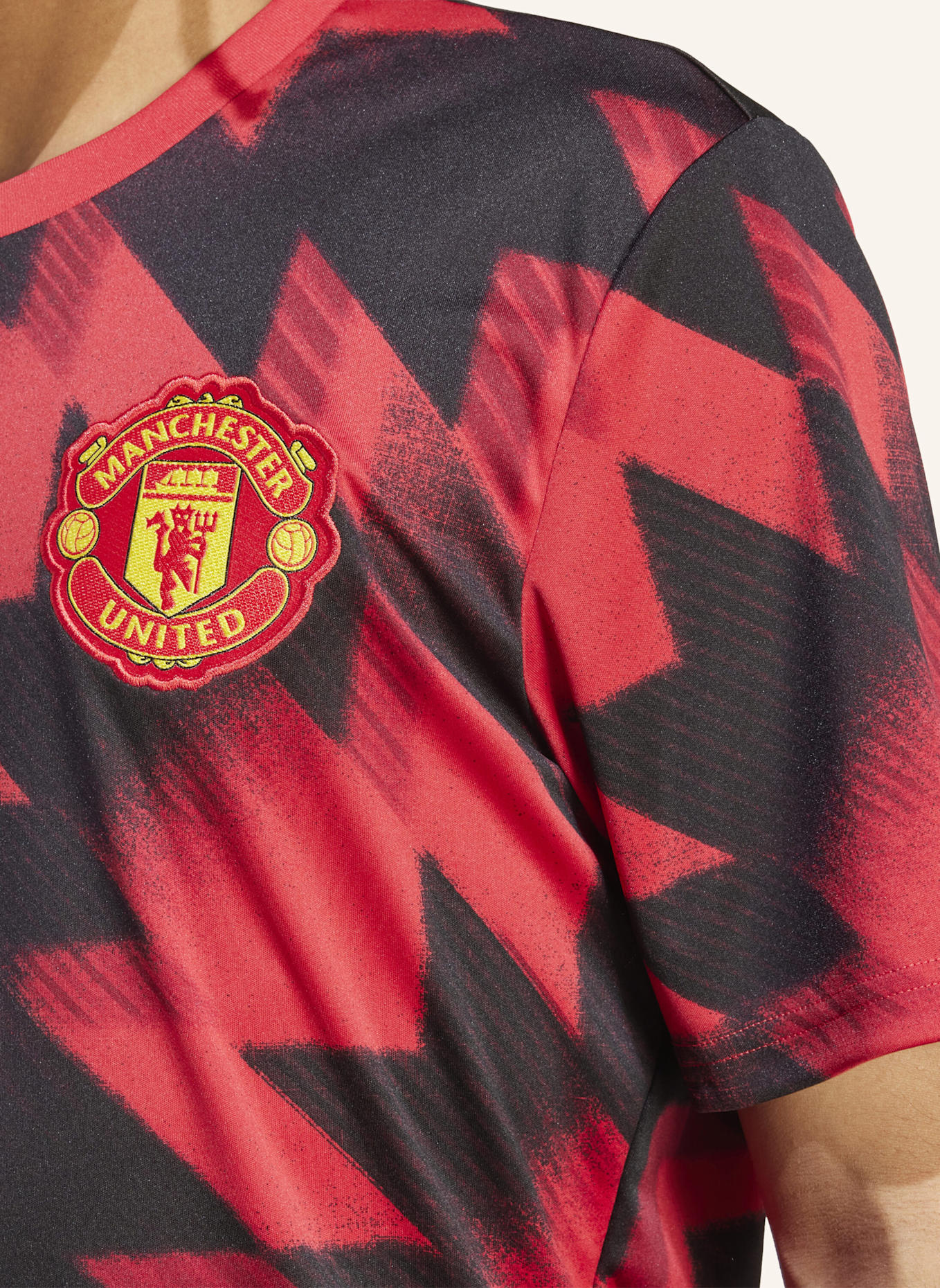 adidas MANCHESTER UNITED 25/26 PRE-MATCH SHIRT: ROT