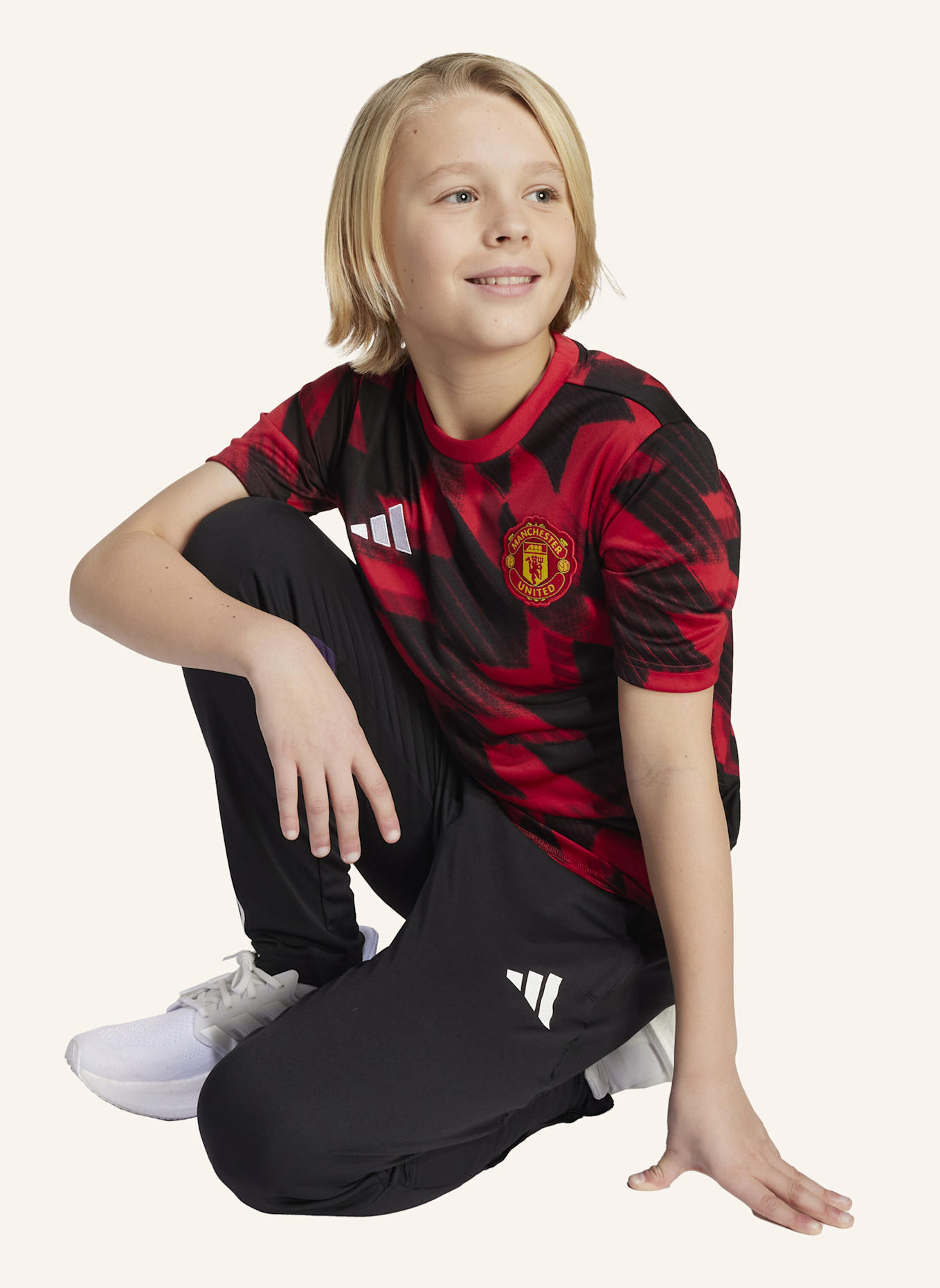adidas MANCHESTER UNITED 25/26 PRE-MATCH KIDS SHIRT: ROT
