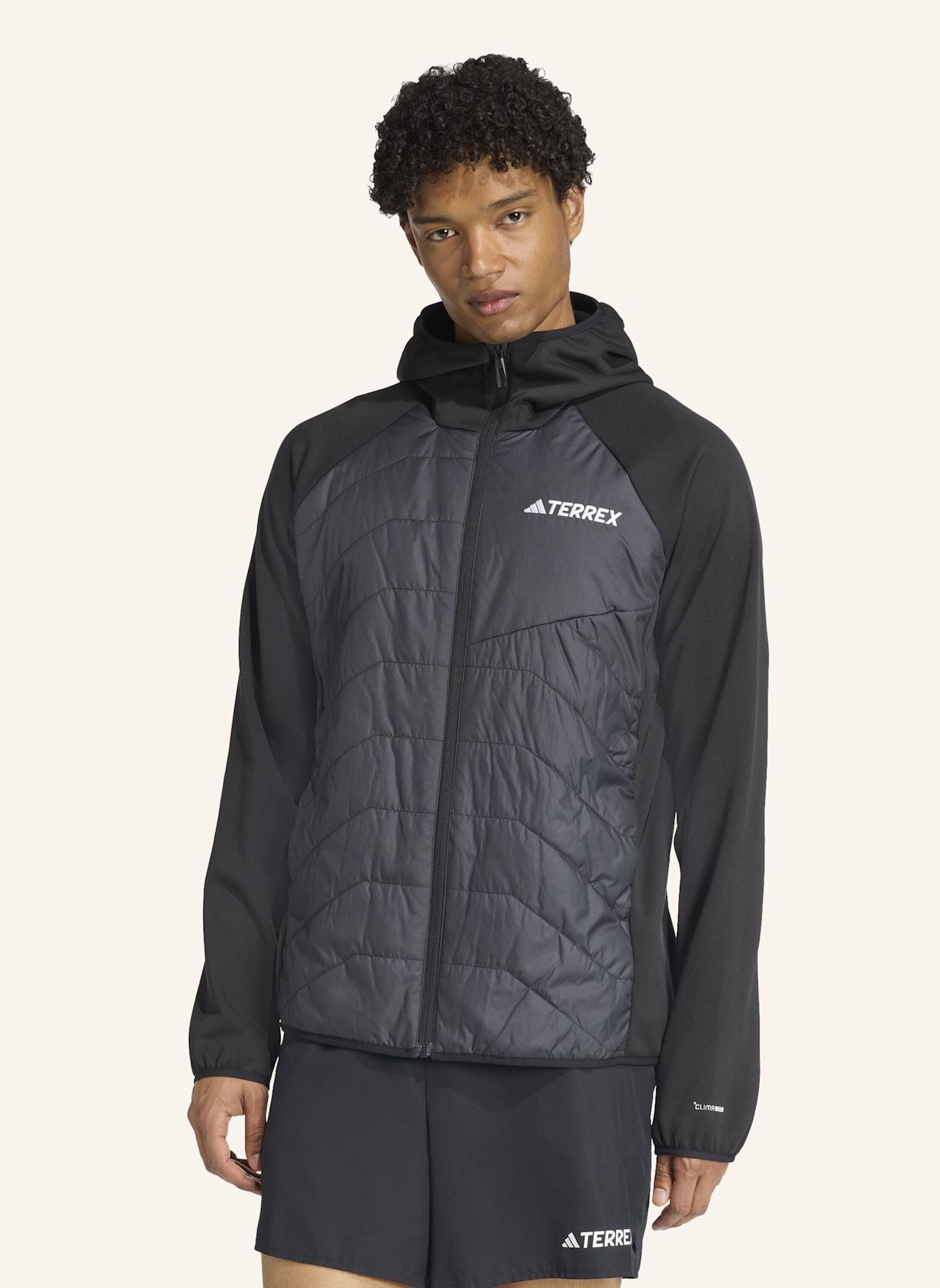 adidas TERREX TERREX MULTI CLIMAWARM ISOLIERENDE HYBRID-KAPUZENJACKE: SCHWARZ