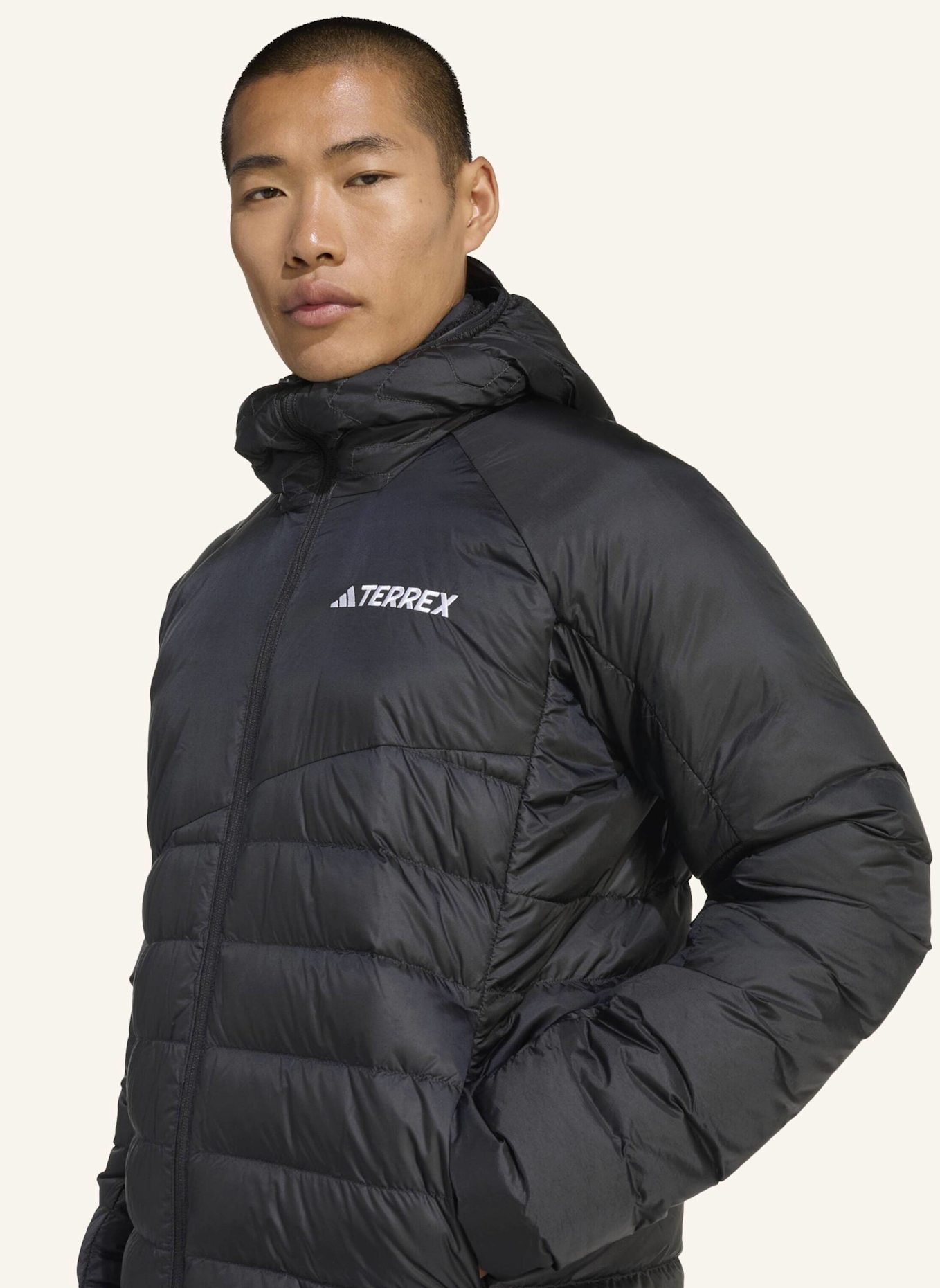 adidas TERREX TERREX XPERIOR CLIMAWARM+ DAUNEN KAPUZENJACKE: SCHWARZ