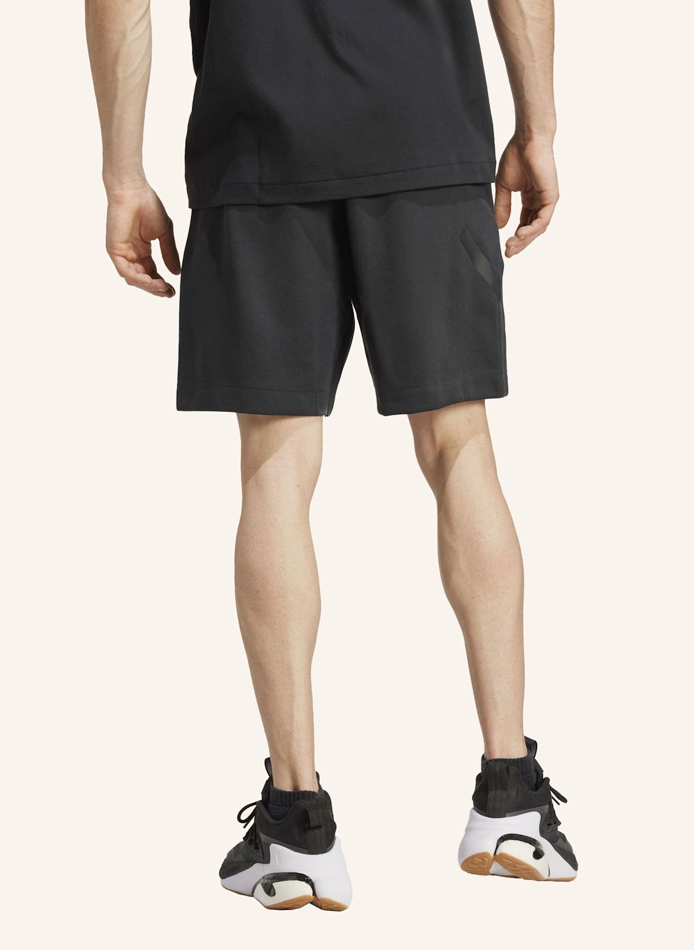adidas Sweatshorts Z.N.E.: SCHWARZ
