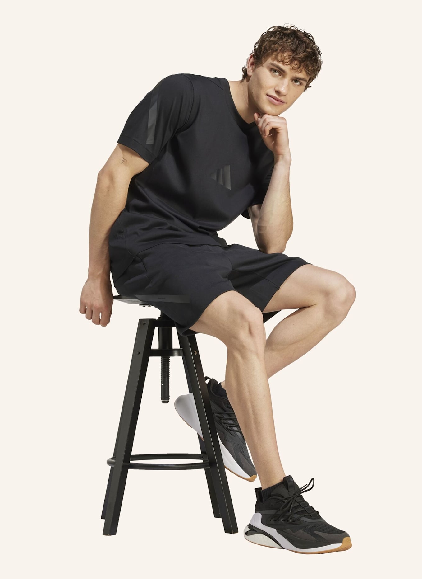 adidas Sweatshorts Z.N.E.: SCHWARZ