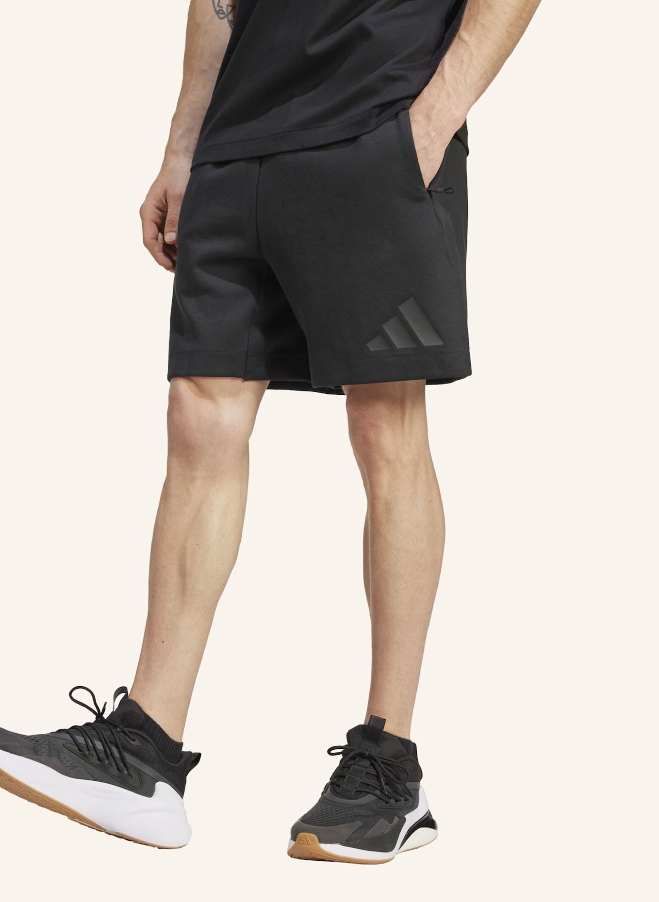 adidas Sweatshorts Z.N.E.: SCHWARZ