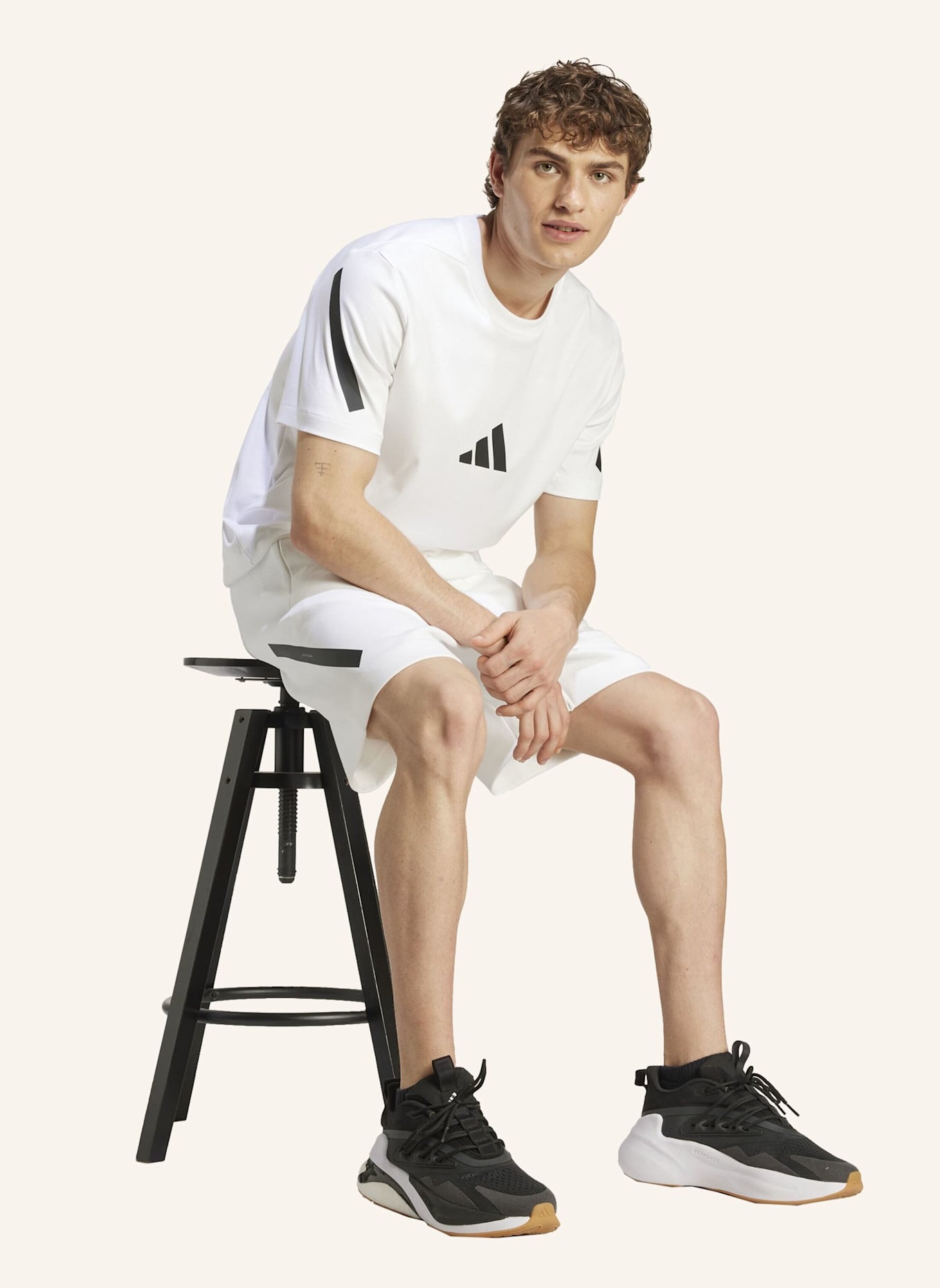 adidas Sweatshorts Z.N.E.: WEISS