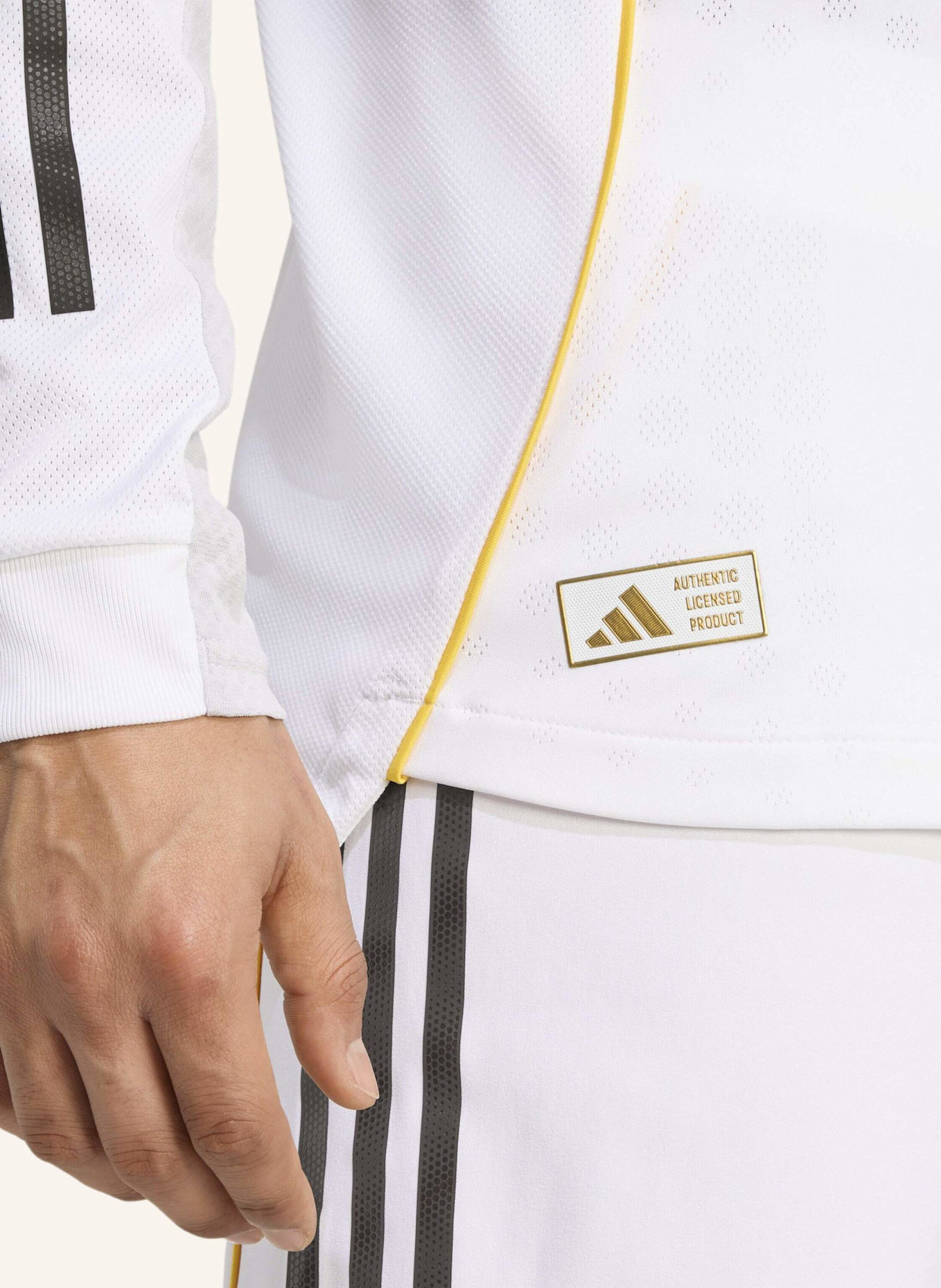 adidas REAL MADRID 25/26 LONG SLEEVE HEIMTRIKOT AUTHENTIC: WEISS