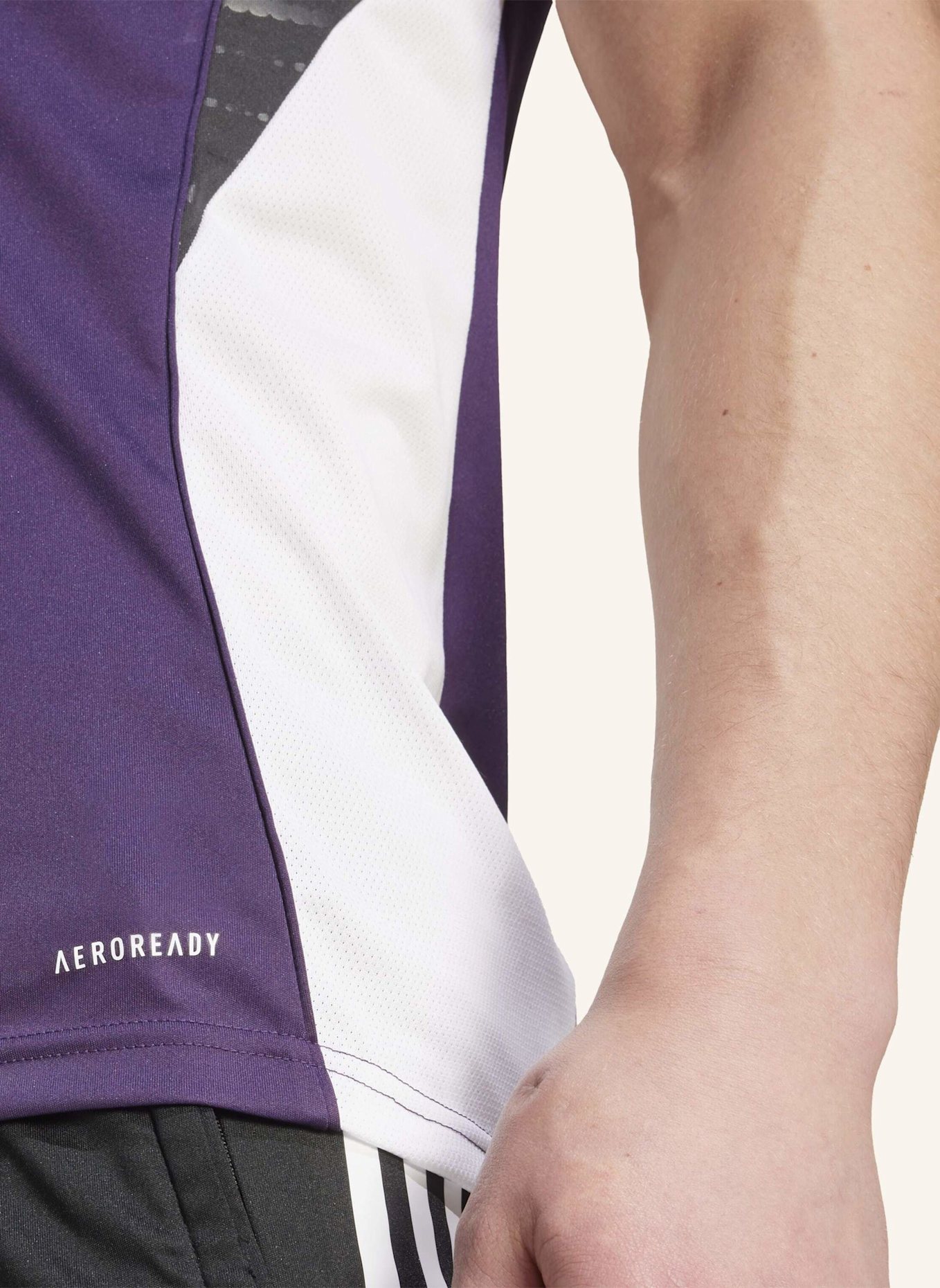 adidas MANCHESTER UNITED TIRO 25 COMPETITION TRAININGSTRIKOT: WEISS/ SCHWARZ