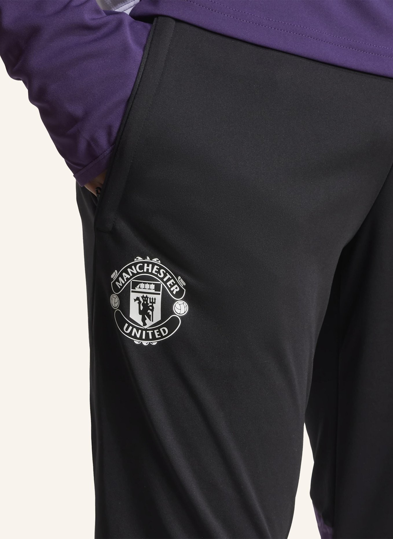 adidas MANCHESTER UNITED TIRO 25 COMPETITION TRAININGSHOSE: SCHWARZ/ LILA