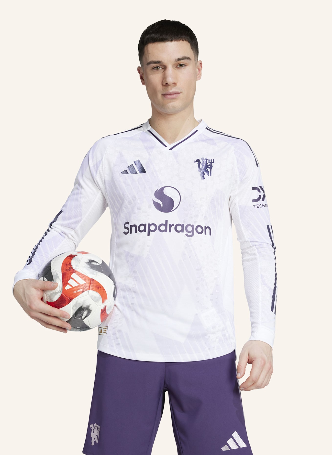 adidas MANCHESTER UNITED 25/26 LONG SLEEVE AUSWÄRTSTRIKOT AUTHENTIC: WEISS