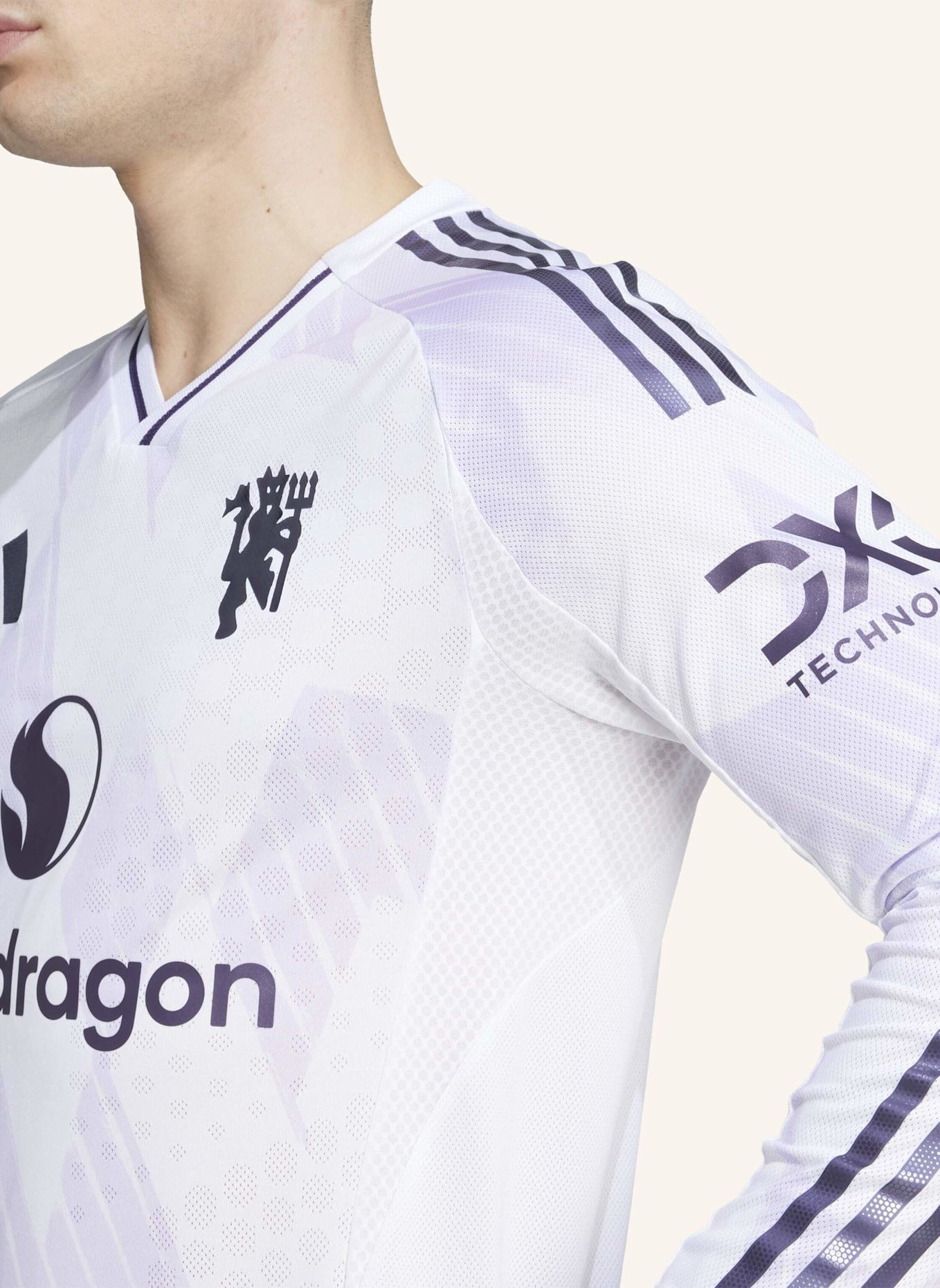adidas MANCHESTER UNITED 25/26 LONG SLEEVE AUSWÄRTSTRIKOT AUTHENTIC: WEISS