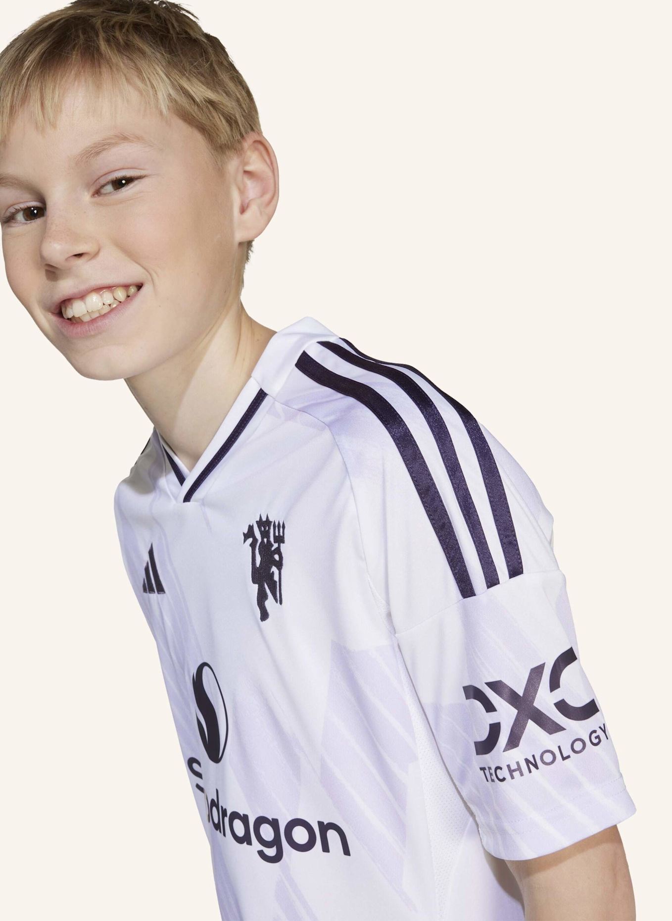 adidas MANCHESTER UNITED 25/26 KIDS AUSWÄRTSTRIKOT: WEISS