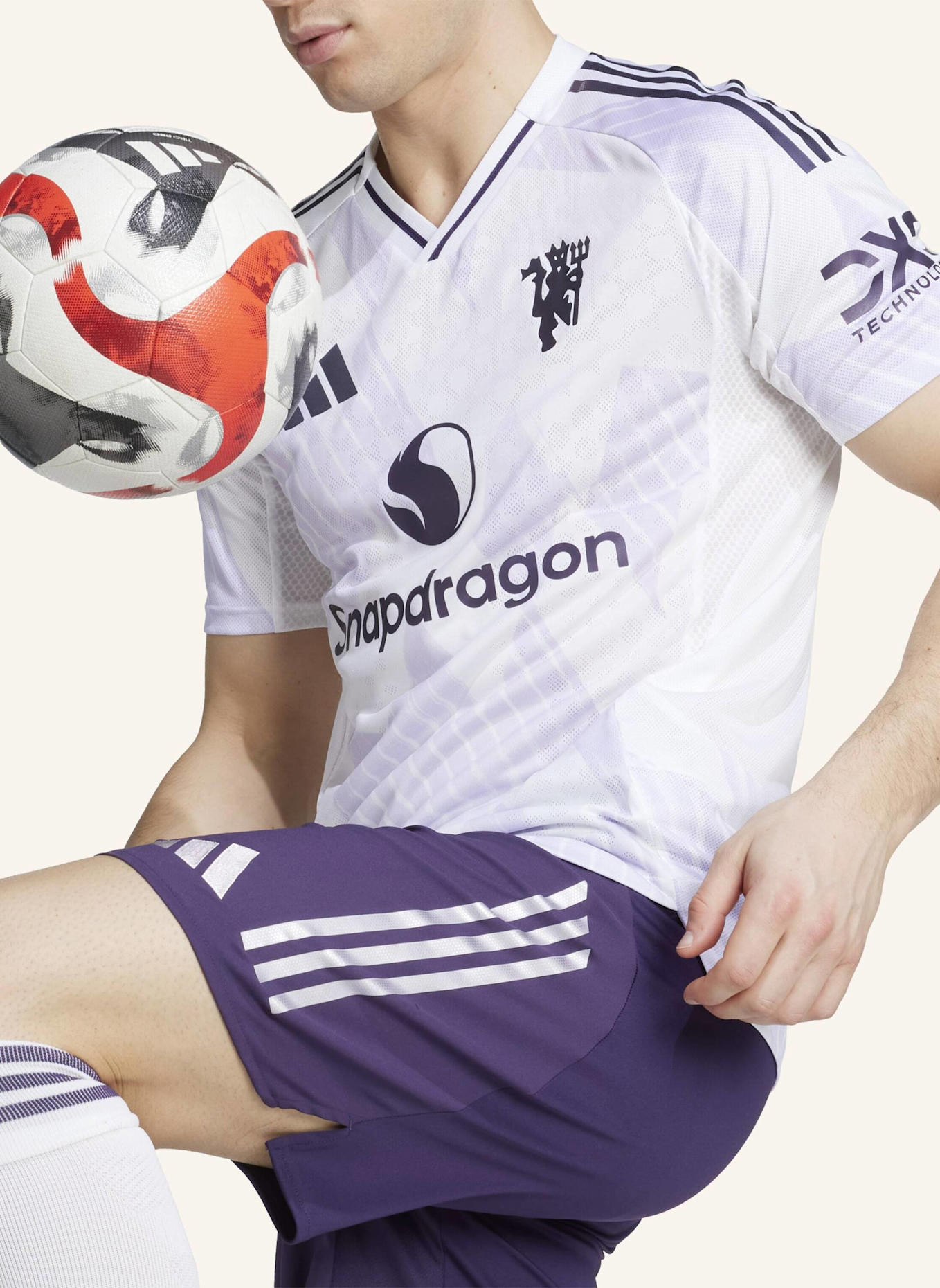 adidas MANCHESTER UNITED 25/26 AUSWÄRTSTRIKOT AUTHENTIC: WEISS