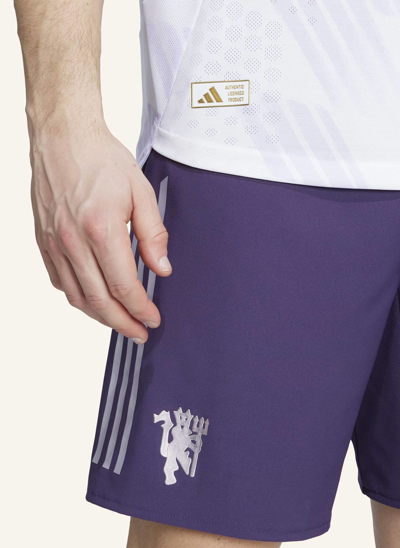 adidas MANCHESTER UNITED 25/26 AUSWÄRTSTRIKOT AUTHENTIC: WEISS