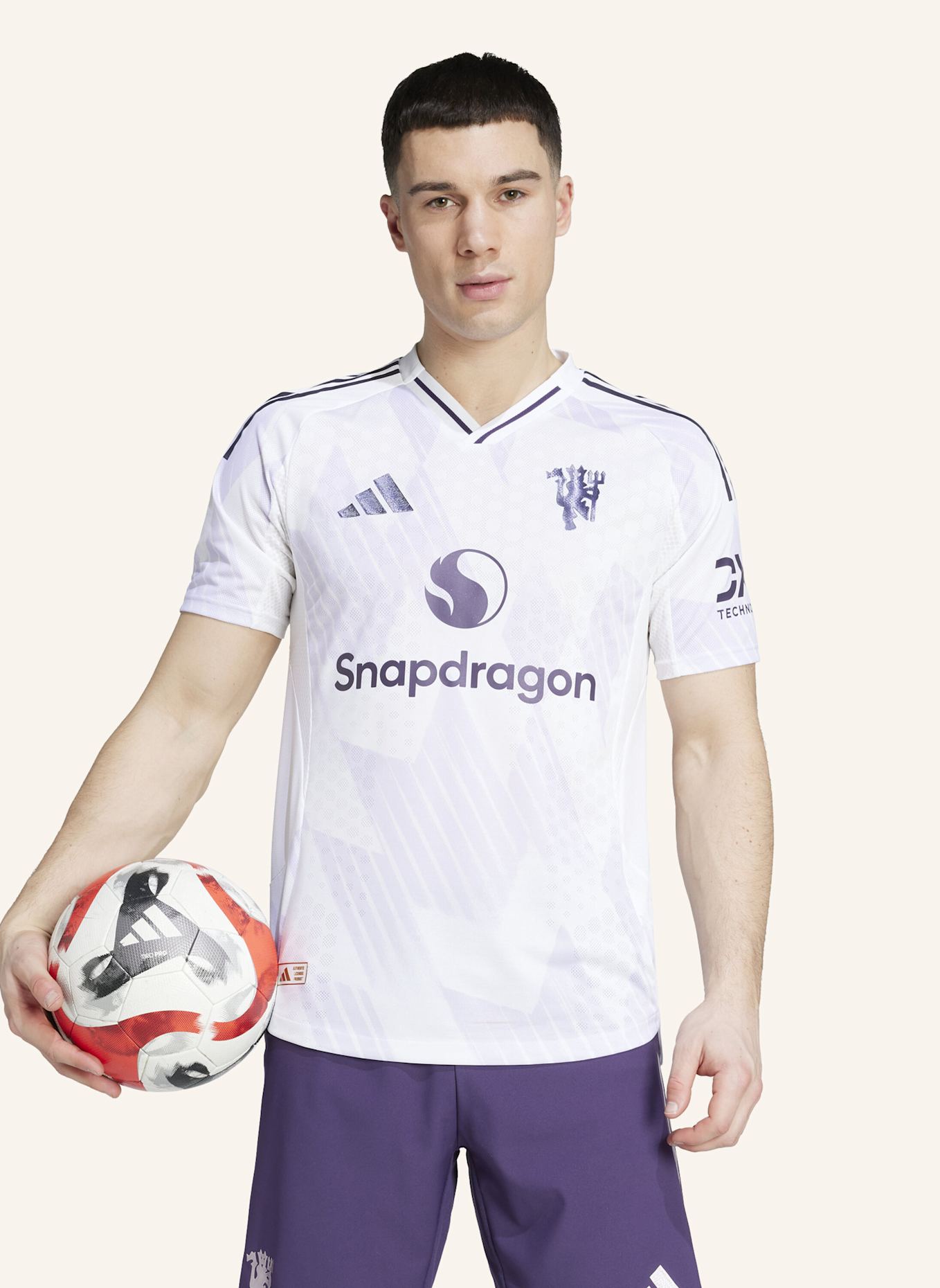 adidas MANCHESTER UNITED 25/26 AUSWÄRTSTRIKOT AUTHENTIC: WEISS