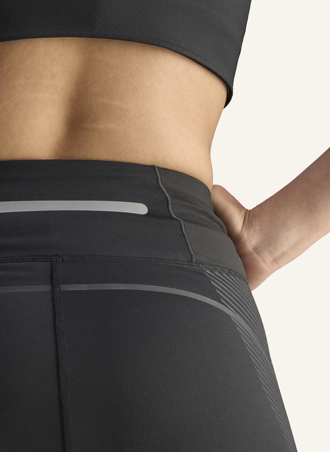 adidas by Stella McCartney ADIDAS BY STELLA MCCARTNEY TRUEPACE RUNNING KURZE LEGGINGS: SCHWARZ