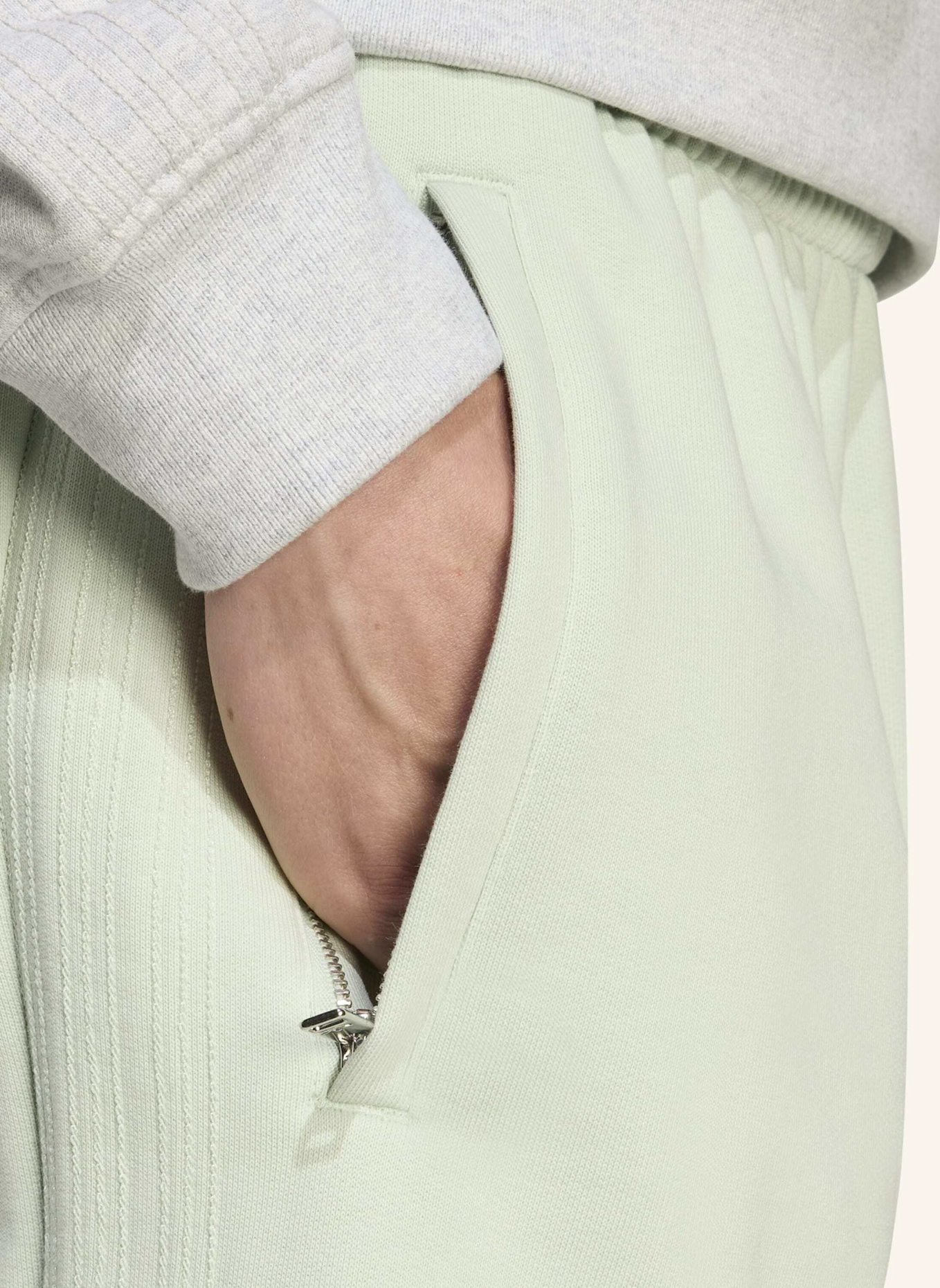 adidas Originals PREMIUM ESSENTIALS SHORTS: GRÜN