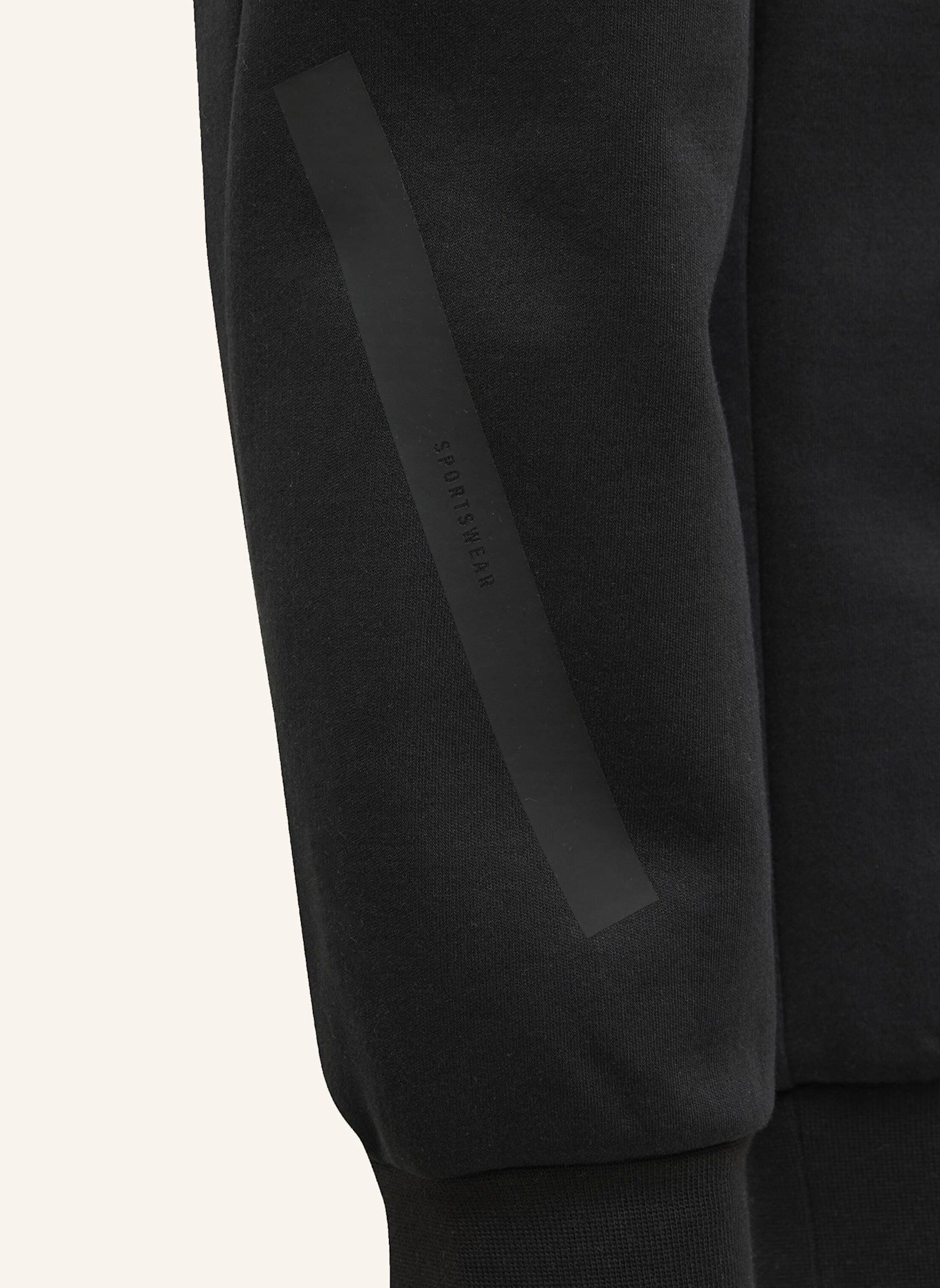 adidas ADIDAS Z.N.E. HOSE MIT SCHMAL ZULAUFENDER BEINFORM: SCHWARZ