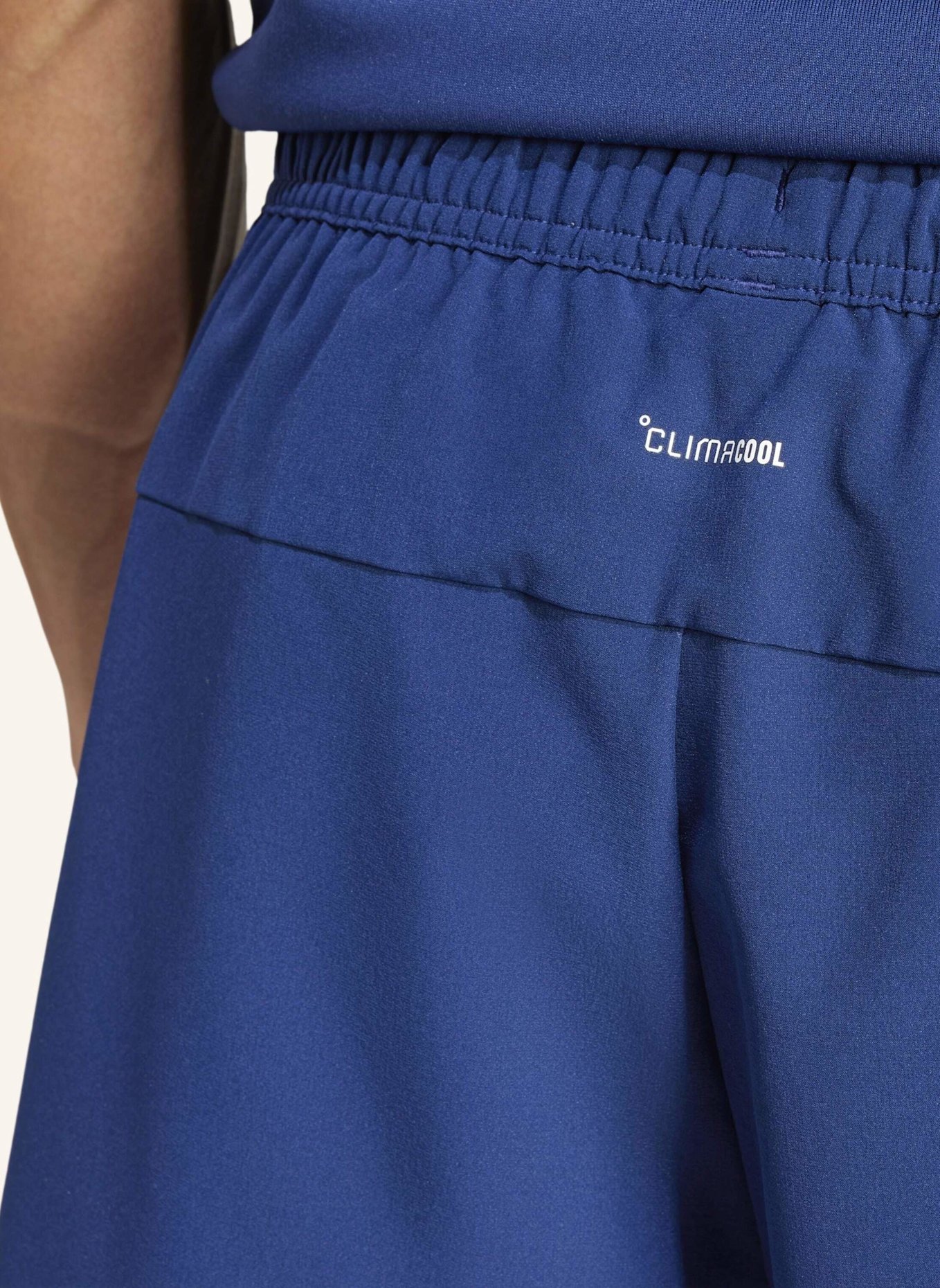 adidas DESIGNED-FOR-TRAINING LEGACY SHORTS: BLAU/ WEISS