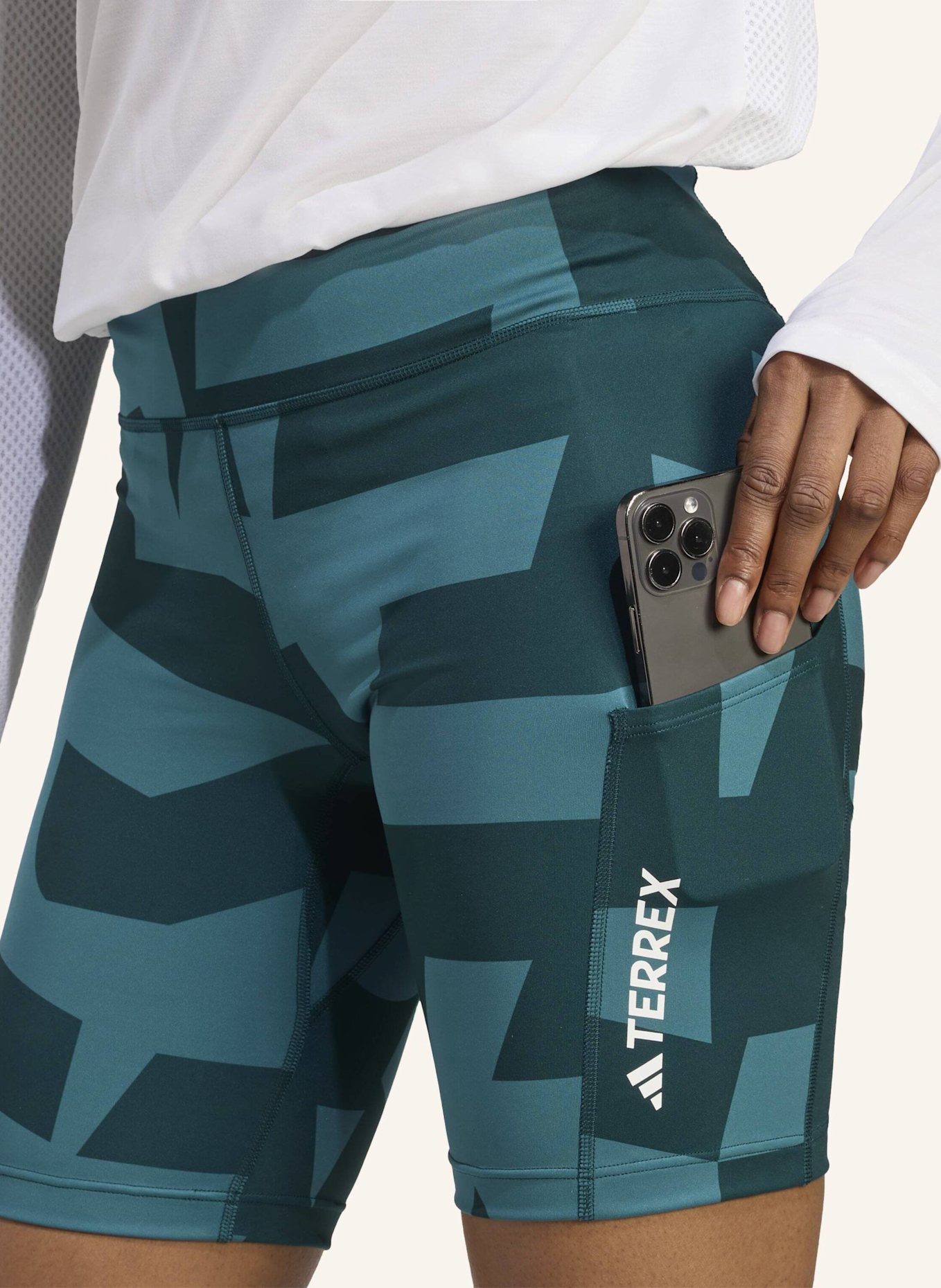 adidas TERREX Tights TERREX MULTI 8INCH PRINTED: GRÜN