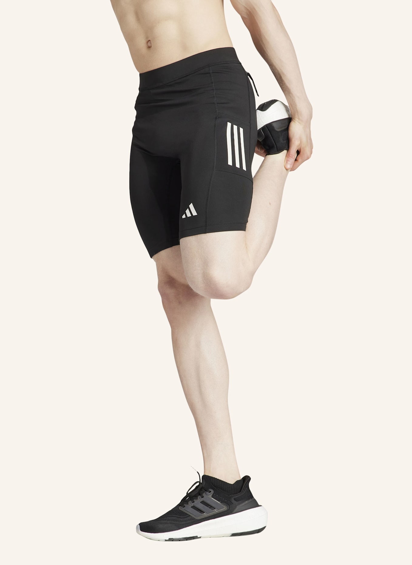 adidas OWN THE RUN KURZE LEGGINGS: SCHWARZ