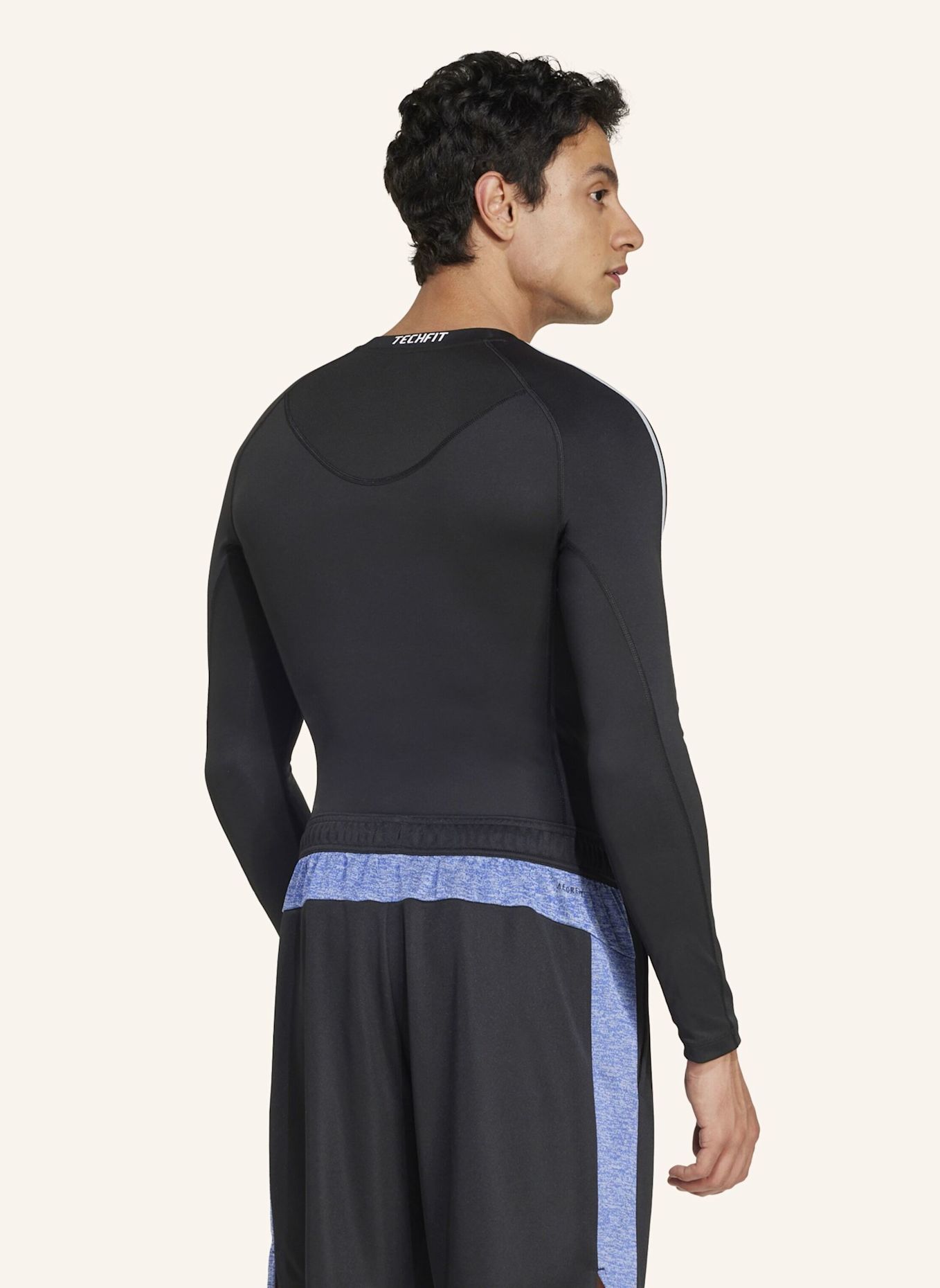 adidas TECHFIT COMPRESSION TRAINING 3-STREIFEN LONGSLEEVE: SCHWARZ