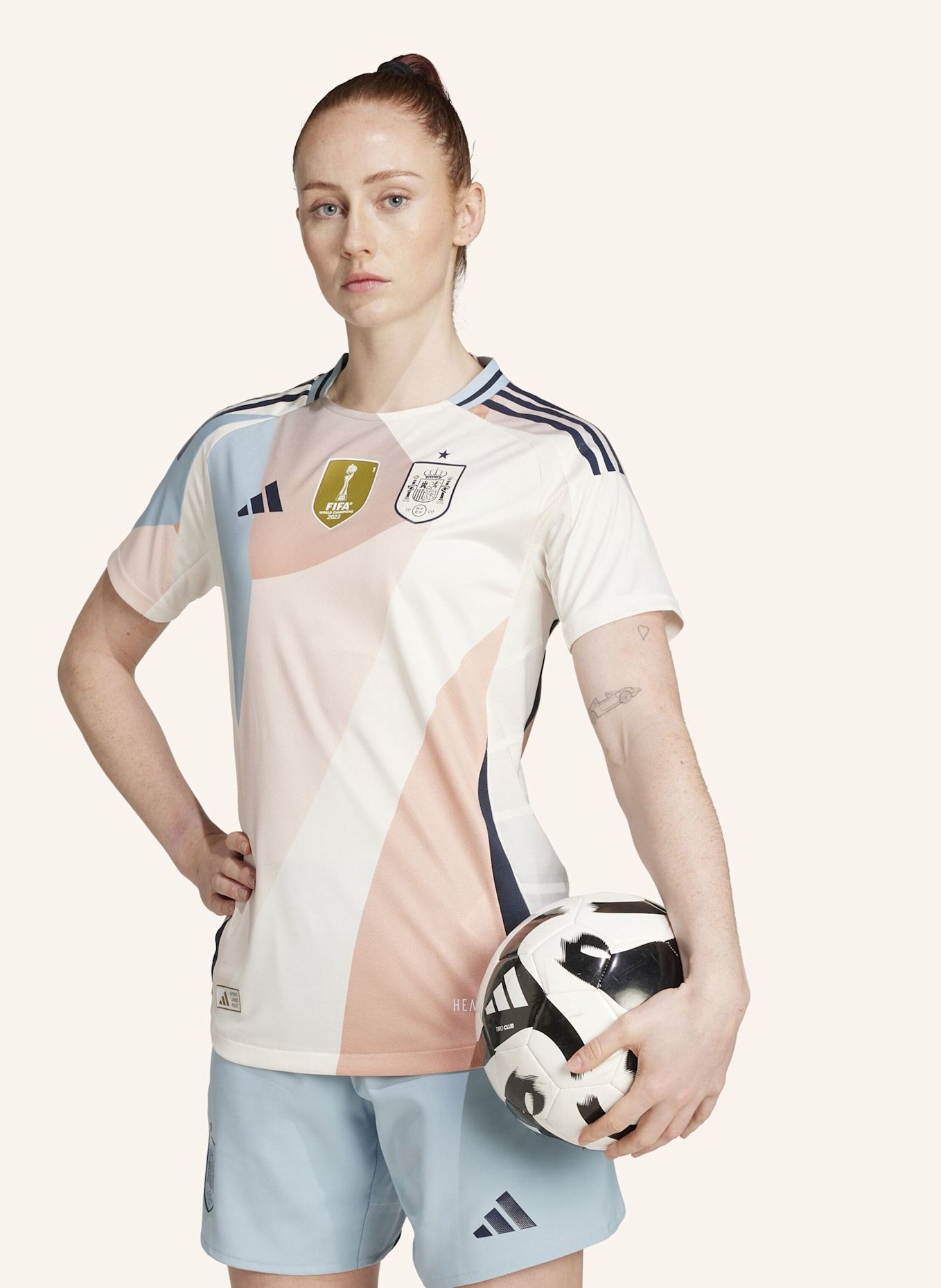 adidas SPANIEN 25 (FRAUENTEAM) AUSWÄRTSTRIKOT AUTHENTIC: WEISS