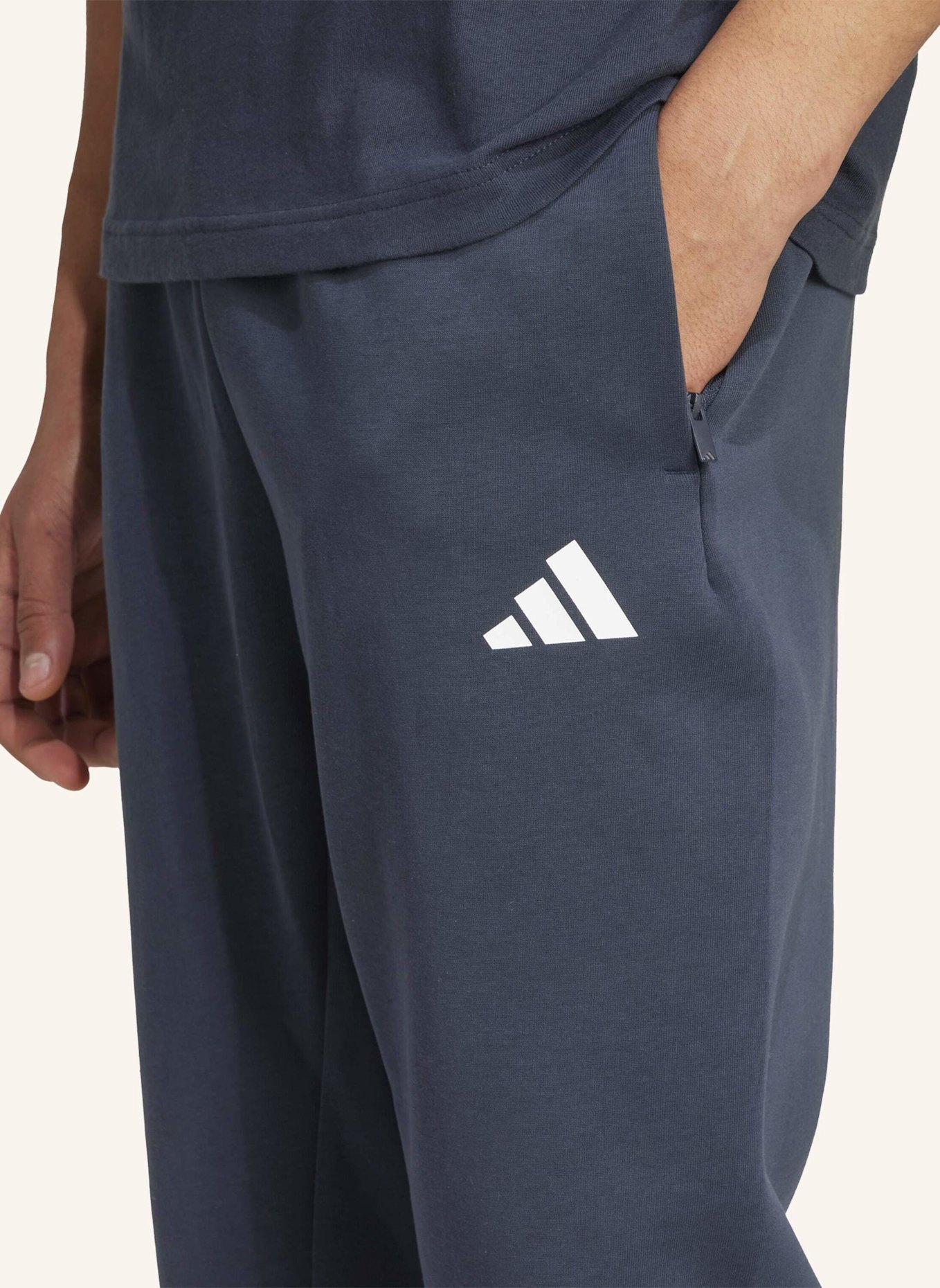 adidas Sweatpants: SCHWARZ