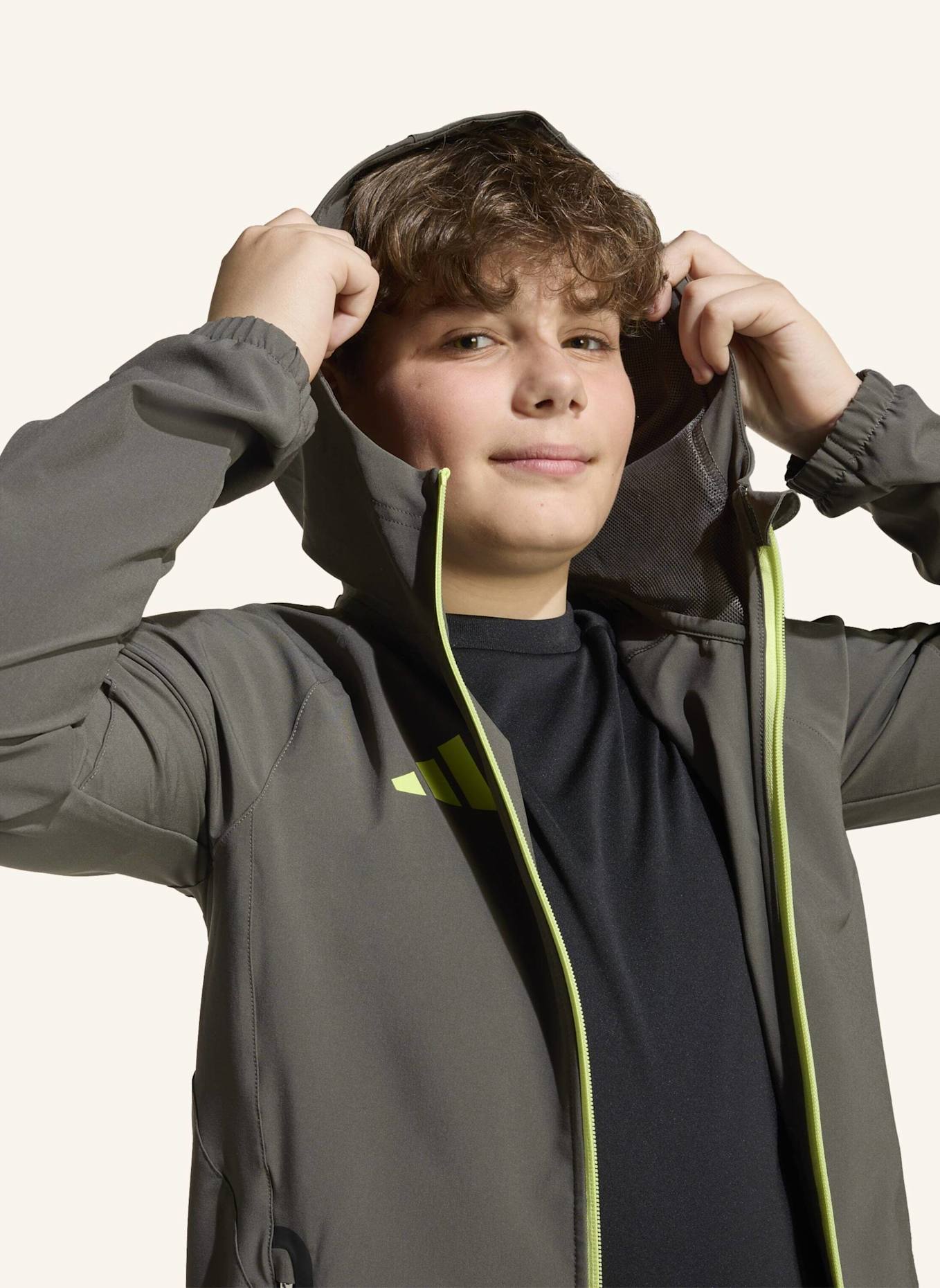 adidas REAL MADRID TIRO 25 COMPETITION VIS TECH TRAVEL KIDS JACKE: GRAU/ GELB