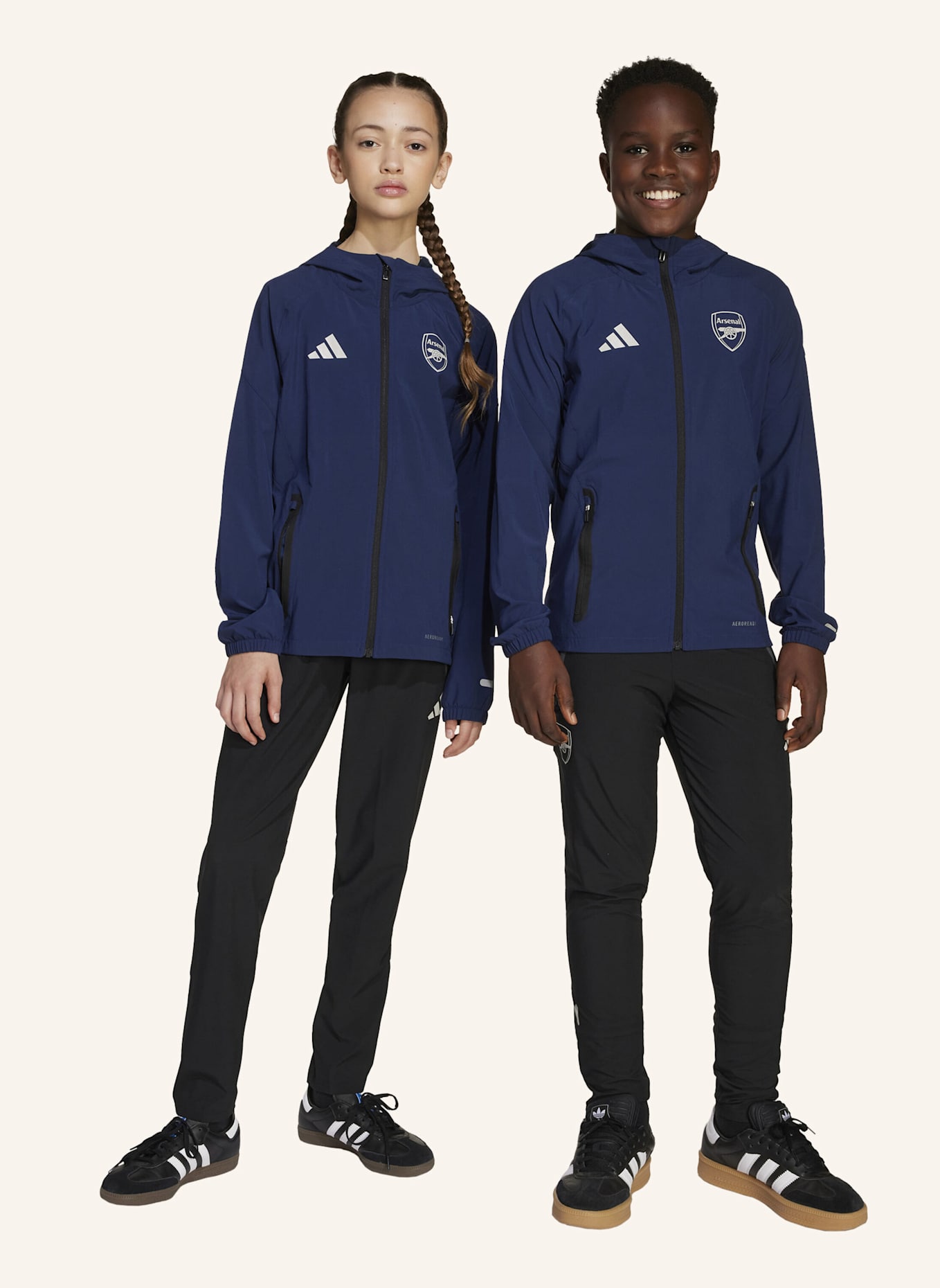 adidas ARSENAL TIRO 25 COMPETITION VIS TECH TRAVEL HOSE: SCHWARZ