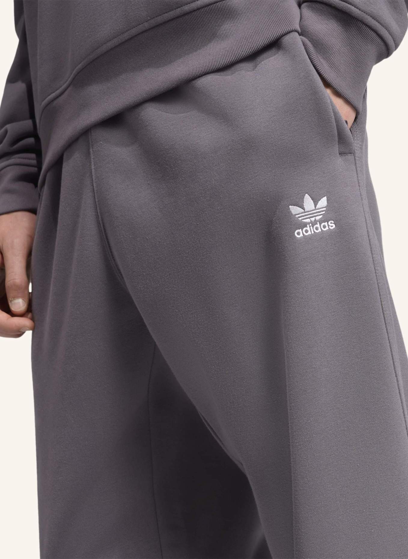adidas Originals TREFOIL ESSENTIALS HOSE, BEINABSCHLÜSSE OHNE SAUM: GRAU