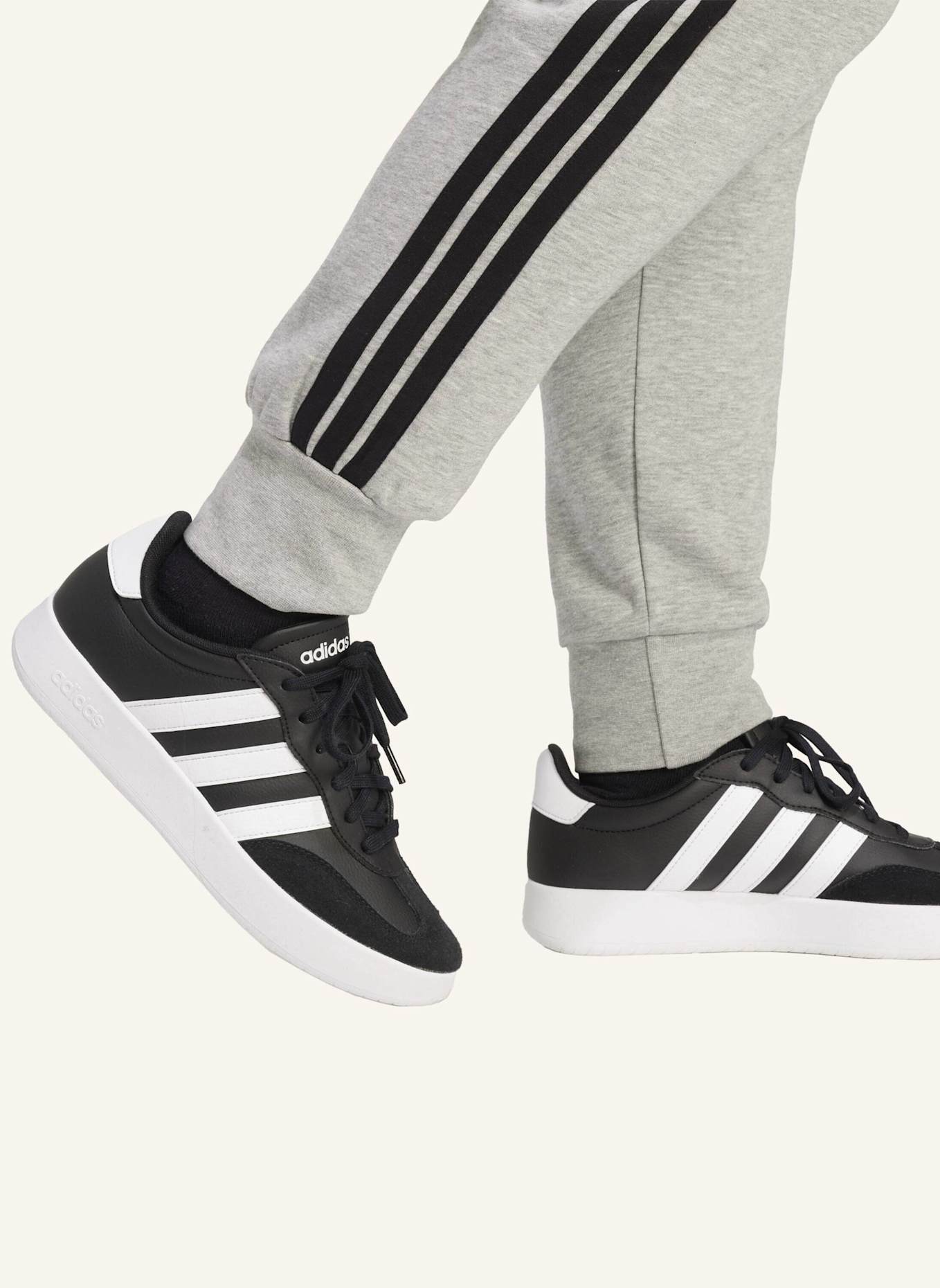adidas ESSENTIALS 3-STRIPES FLEECE SLIM HOSE (GROSSE GRÖSSEN).: SCHWARZ