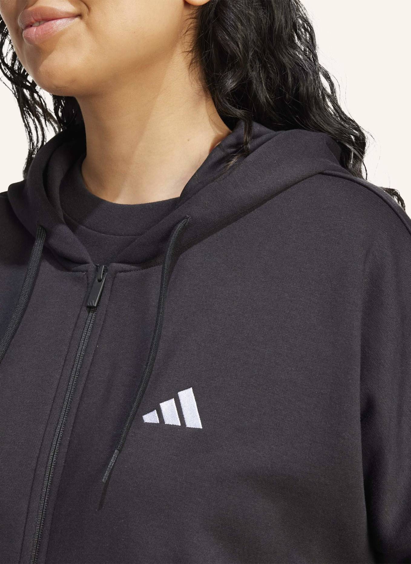 adidas ESSENTIALS 3-STREIFEN FULL-ZIP FLEECE KAPUZENJACKE (GROSSE GRÖSSEN): SCHWARZ/ WEISS
