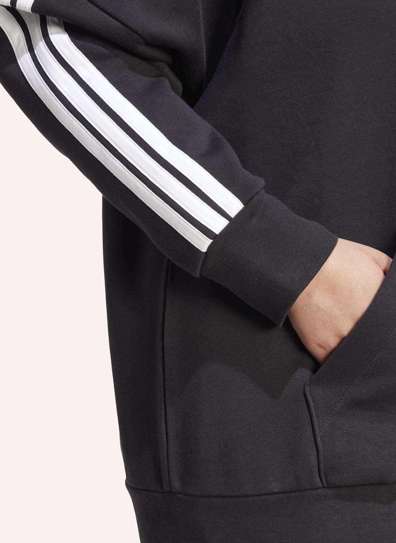 adidas ESSENTIALS 3-STREIFEN FULL-ZIP FLEECE KAPUZENJACKE (GROSSE GRÖSSEN): SCHWARZ/ WEISS