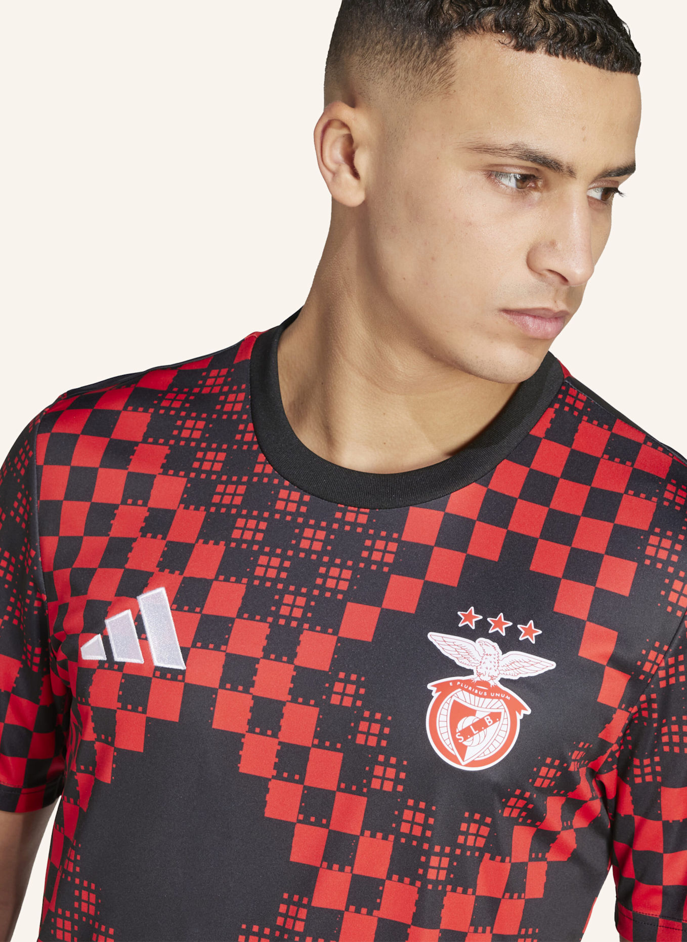 adidas BENFICA 25/26 PRE-MATCH SHIRT: SCHWARZ