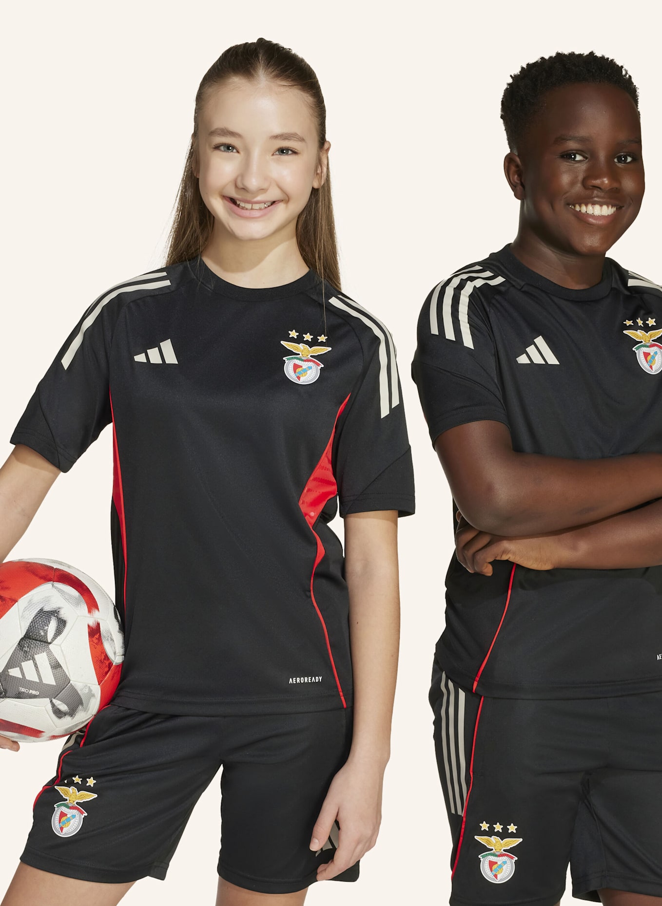 adidas BENFICA LISSABON TIRO 25 COMPETITION KIDS TRAININGSTRIKOT: SCHWARZ