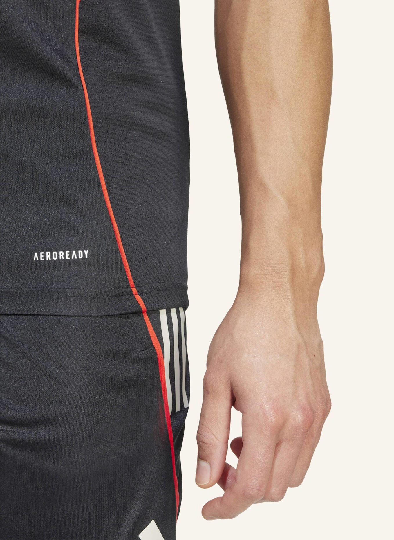 adidas BENFICA LISSABON TIRO 25 COMPETITION TRAININGSTRIKOT: SCHWARZ