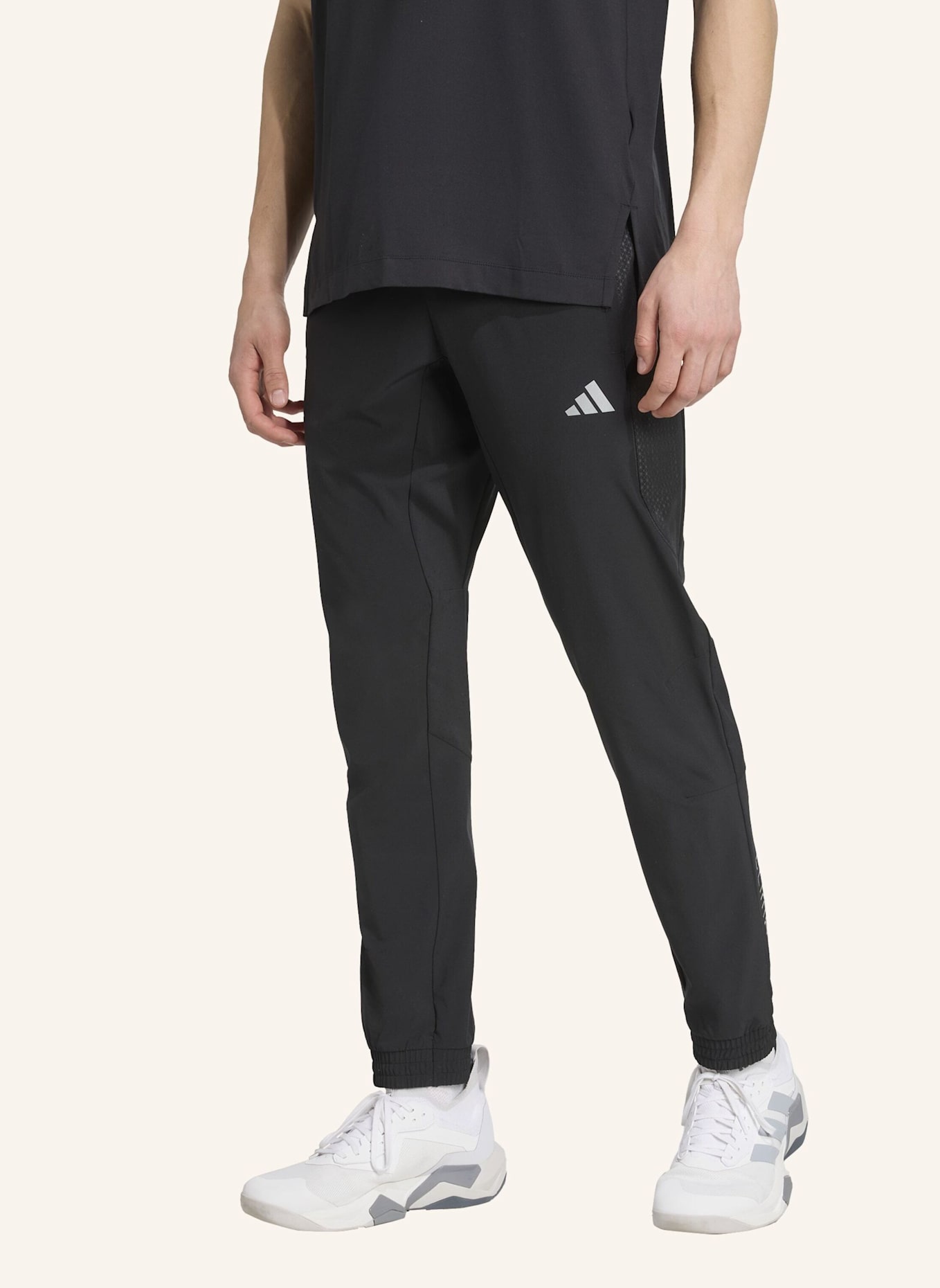 adidas TECH APPAREL TRAININGSHOSE: SCHWARZ/ GRAU