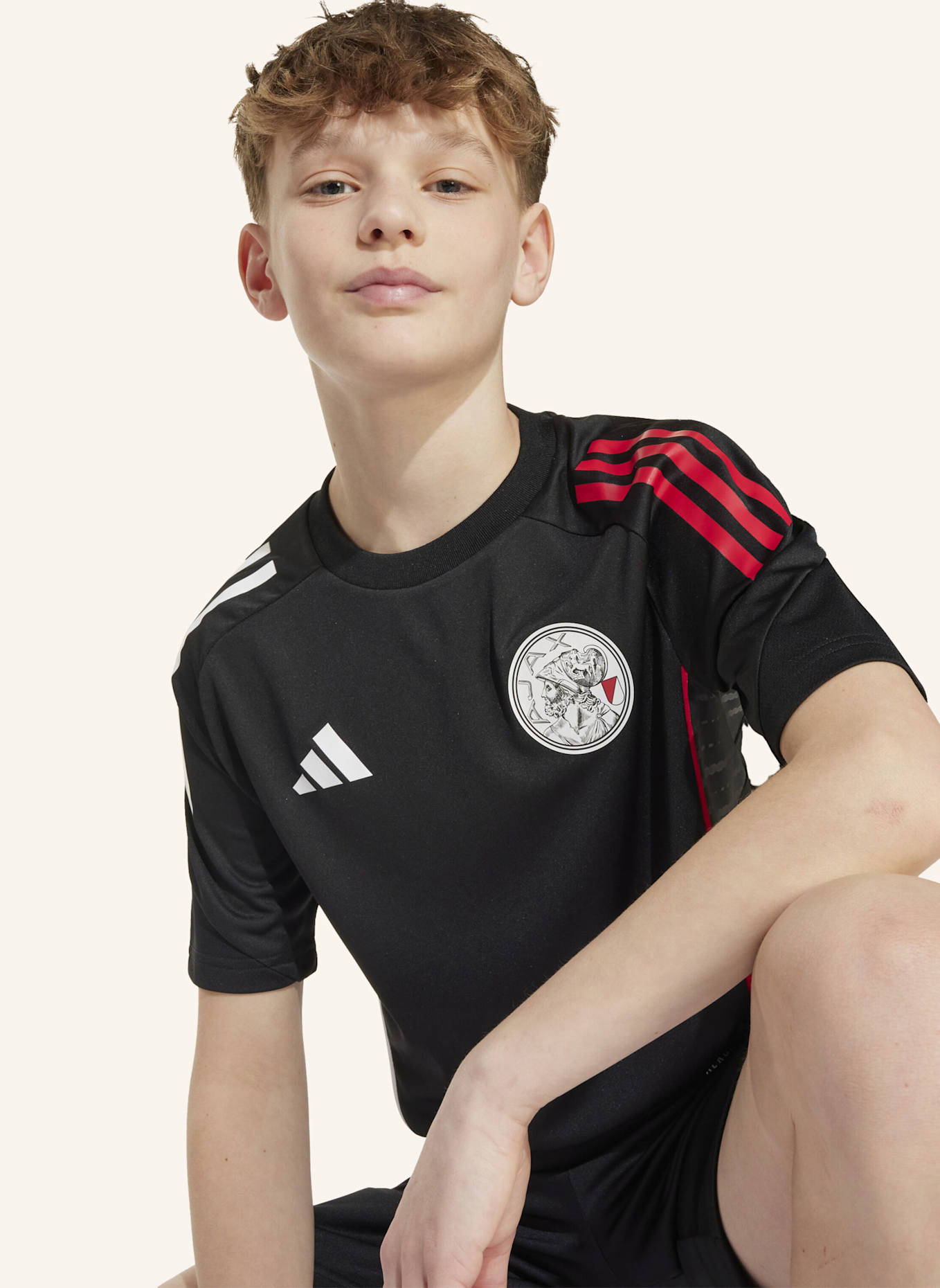 adidas AJAX TIRO 25 COMPETITION KIDS TRAININGSTRIKOT: SCHWARZ/ WEISS/ ROT