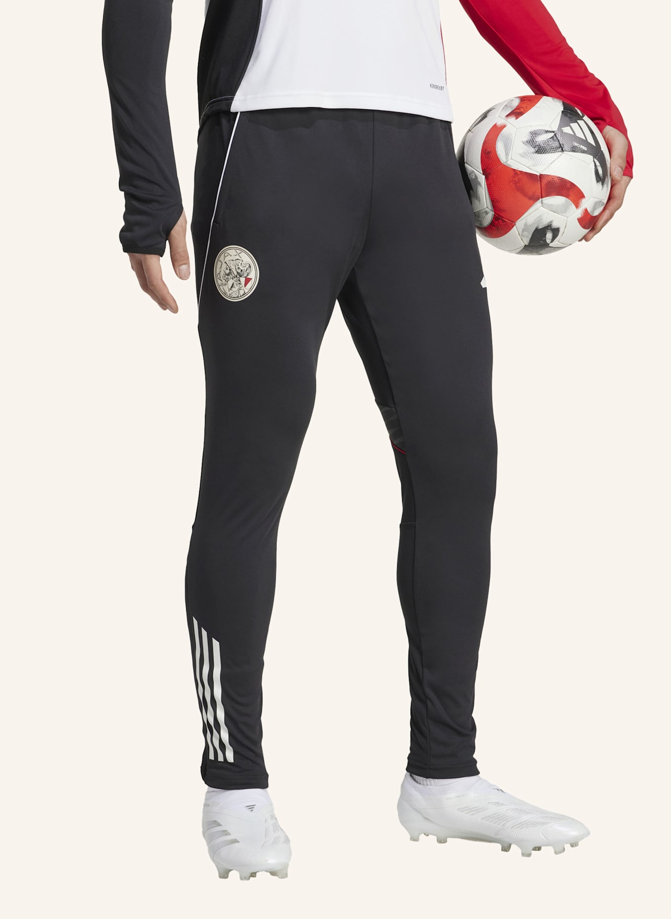 adidas AJAX TIRO 25 COMPETITION TRAININGSHOSE: SCHWARZ/ WEISS/ ROT