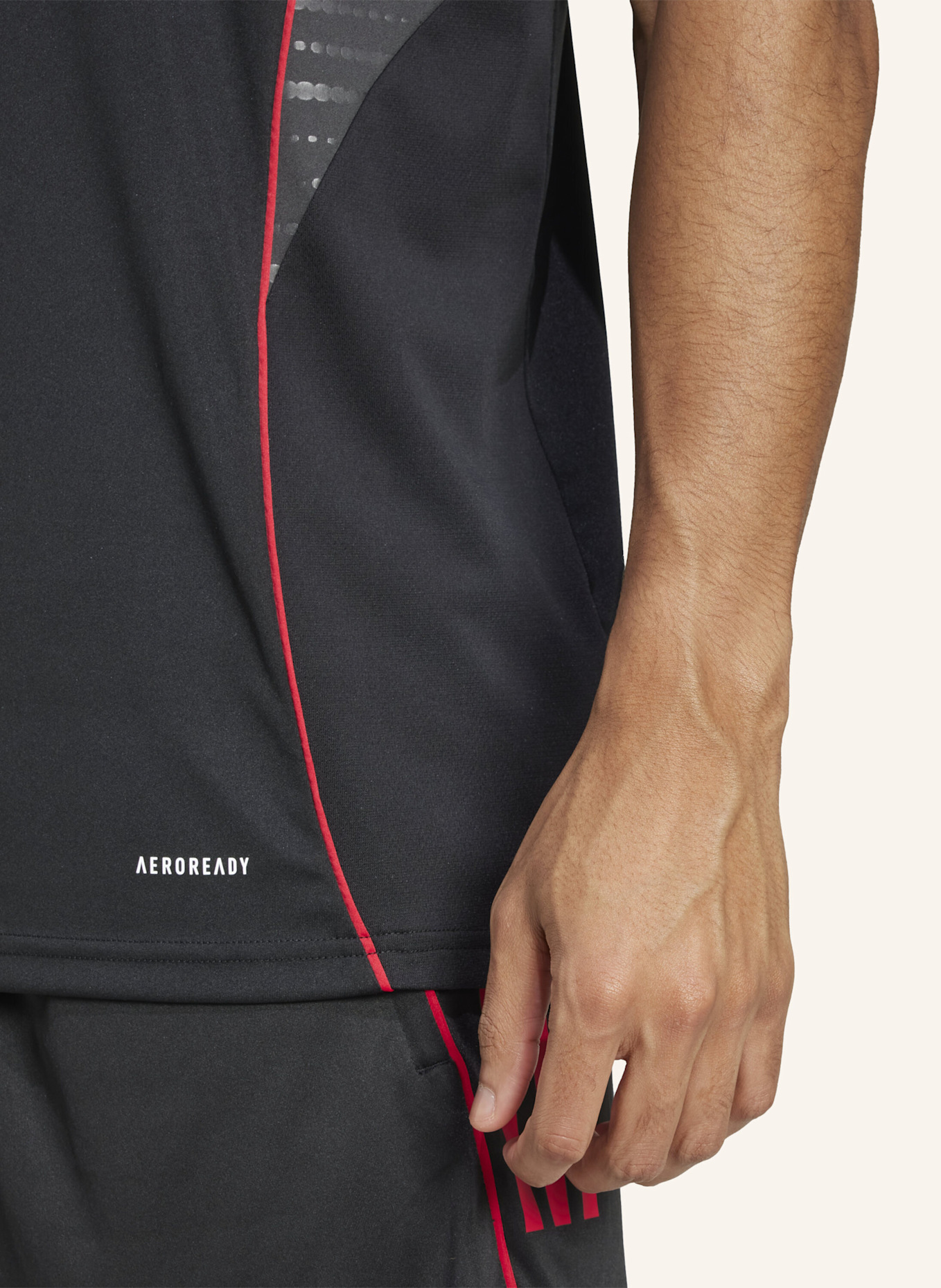 adidas AJAX TIRO 25 COMPETITION TRAININGSTRIKOT: SCHWARZ/ WEISS/ ROT