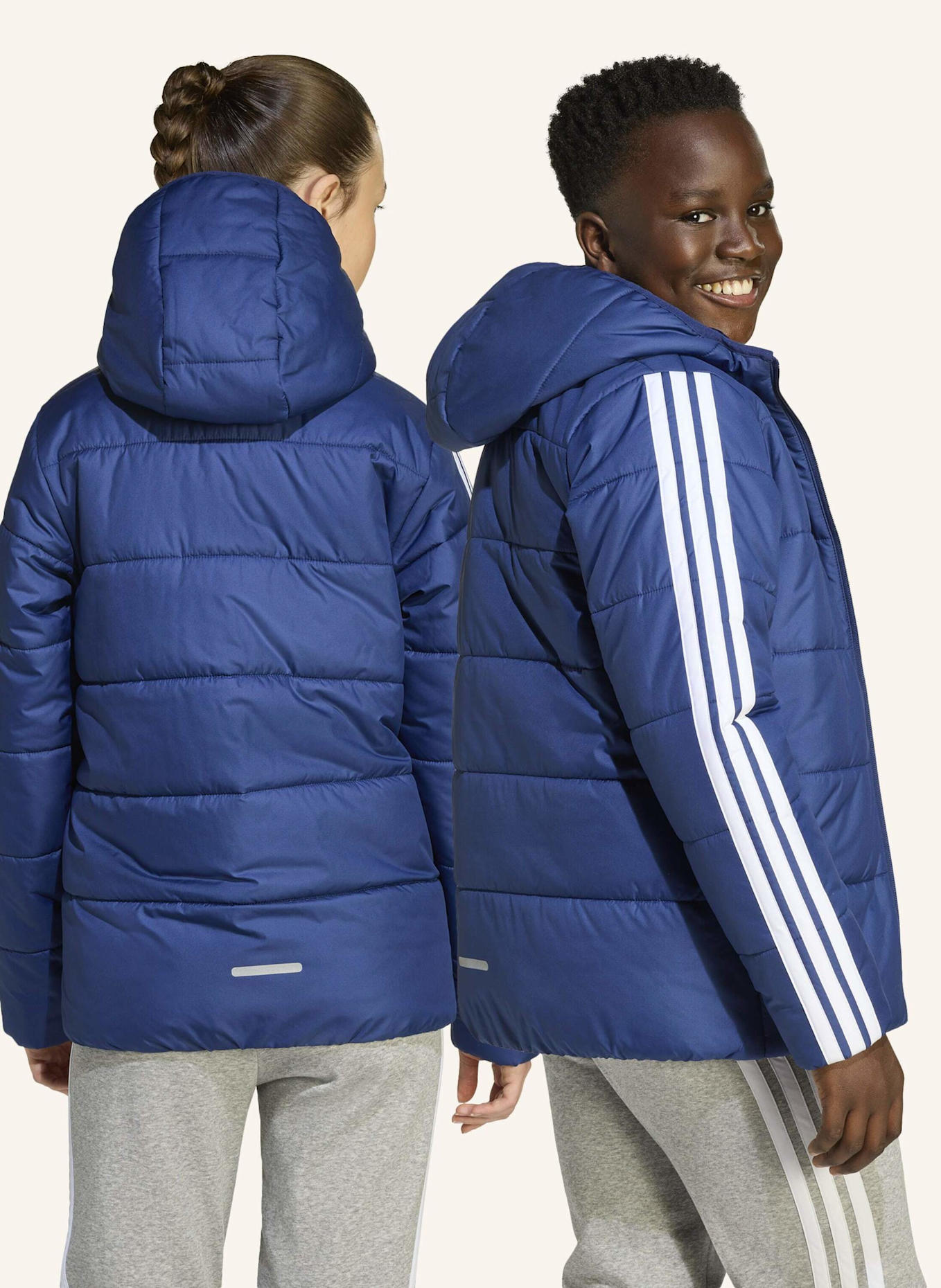 adidas ESSENTIALS 3-STREIFEN GEFÜTTERTE KINDERJACKE: BLAU/ WEISS