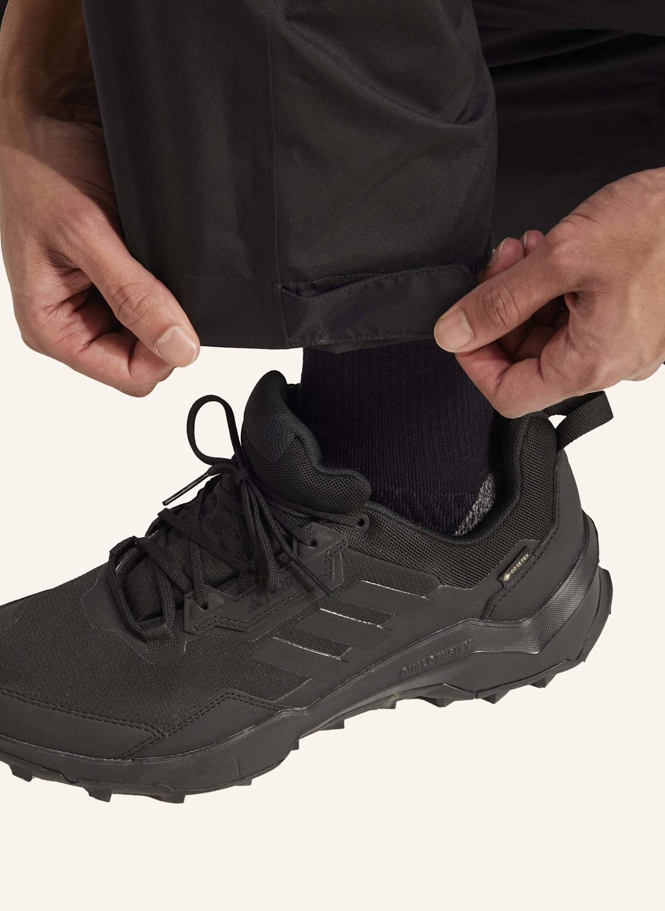 adidas TERREX TERREX MULTI CLIMAPROOF TWO-LAYER REGENHOSE 2.0: SCHWARZ