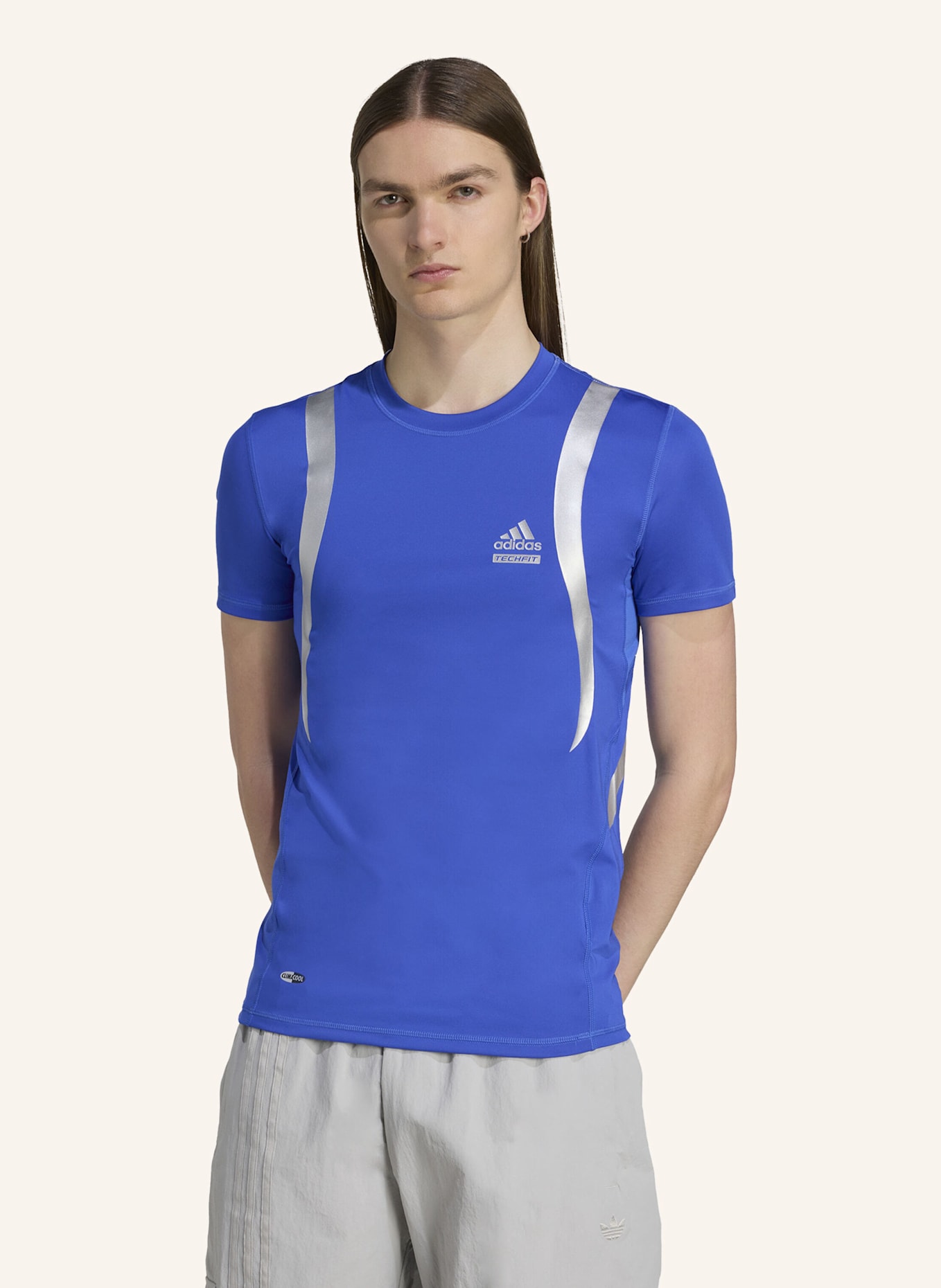 adidas Originals ARCHIVE TECHFIT TIGHT T-SHIRT: BLAU