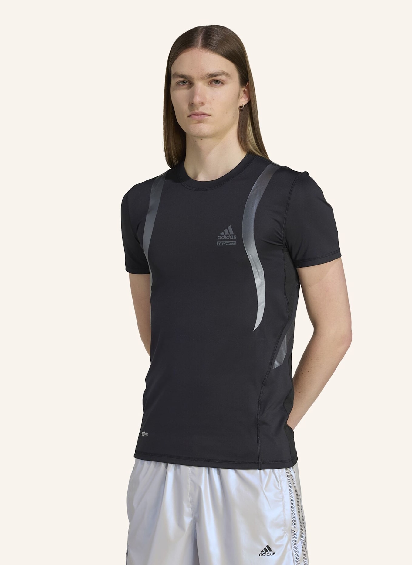 adidas Originals ARCHIVE TECHFIT TIGHT T-SHIRT: SCHWARZ