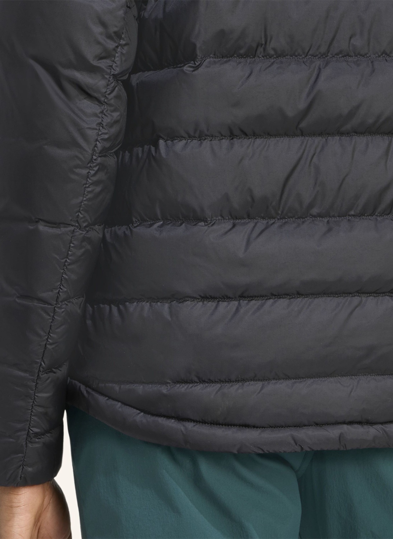 adidas TERREX TERREX XPERIOR CLIMAWARM+ DAUNEN-KAPUZENJACKE: SCHWARZ